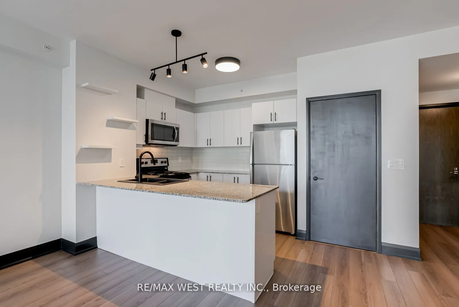 2900 Highway 7 Road, #606