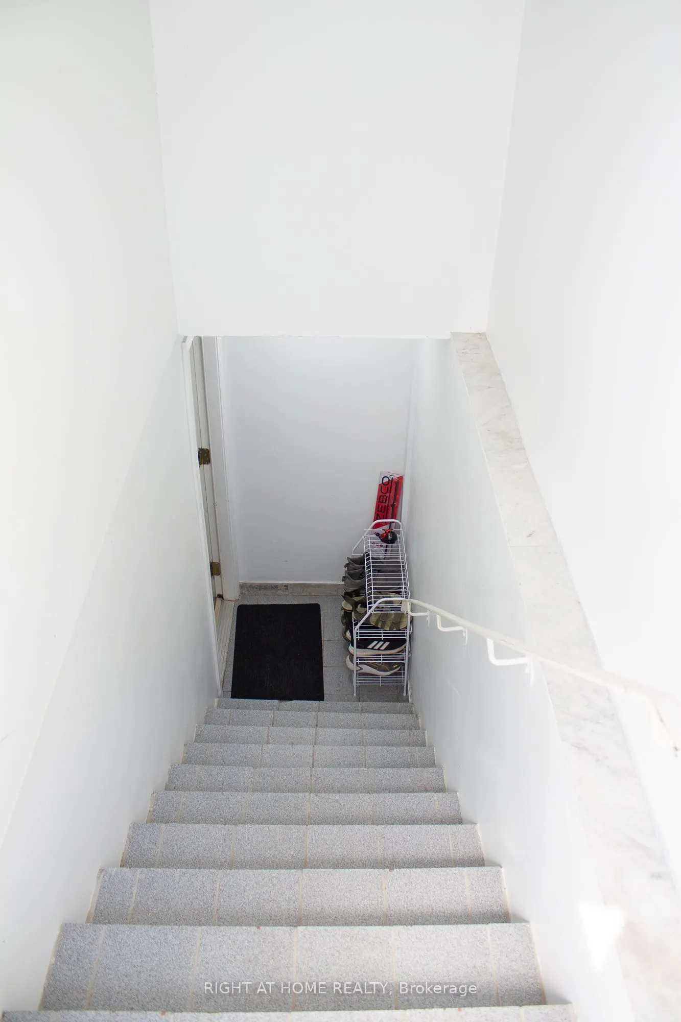 8 Terra Road W