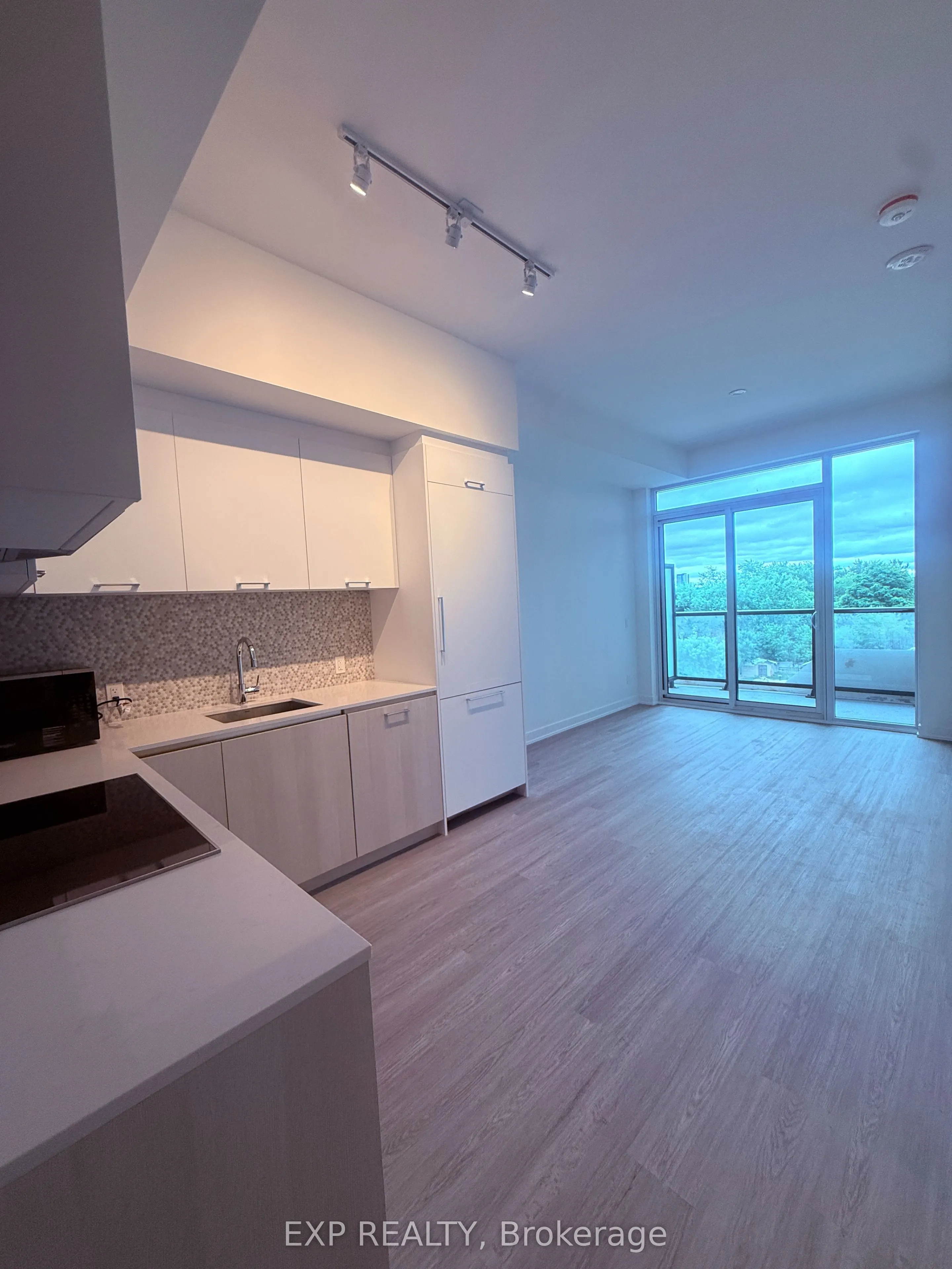 8188 Yonge St, #535