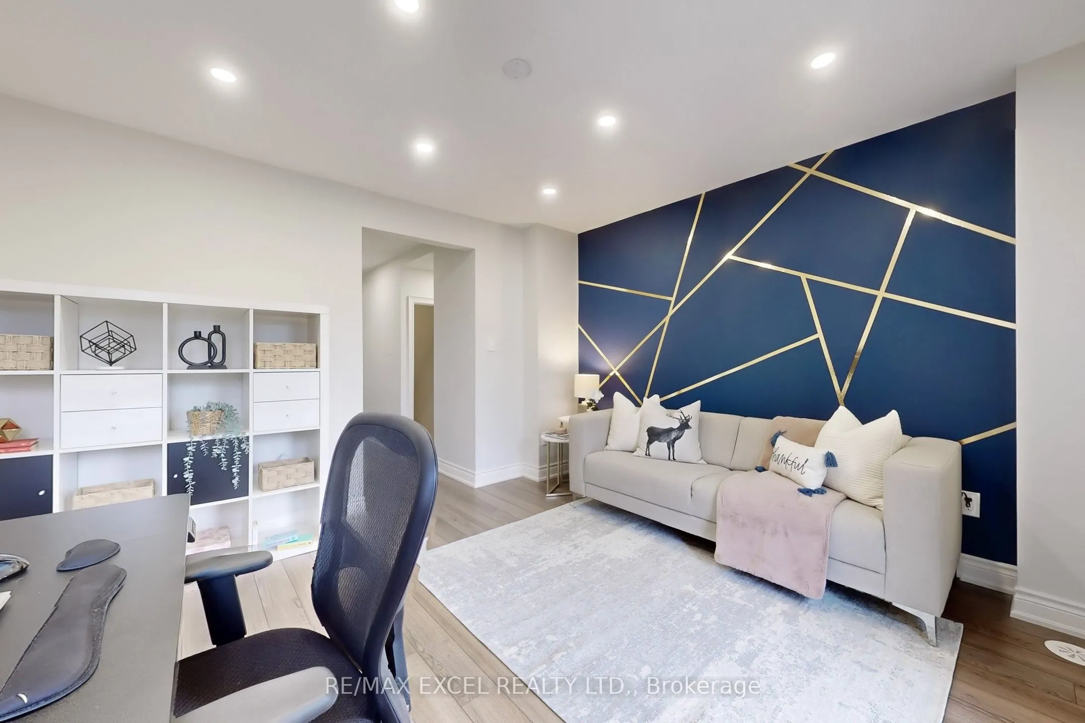 30 Roy Grove Way, #52