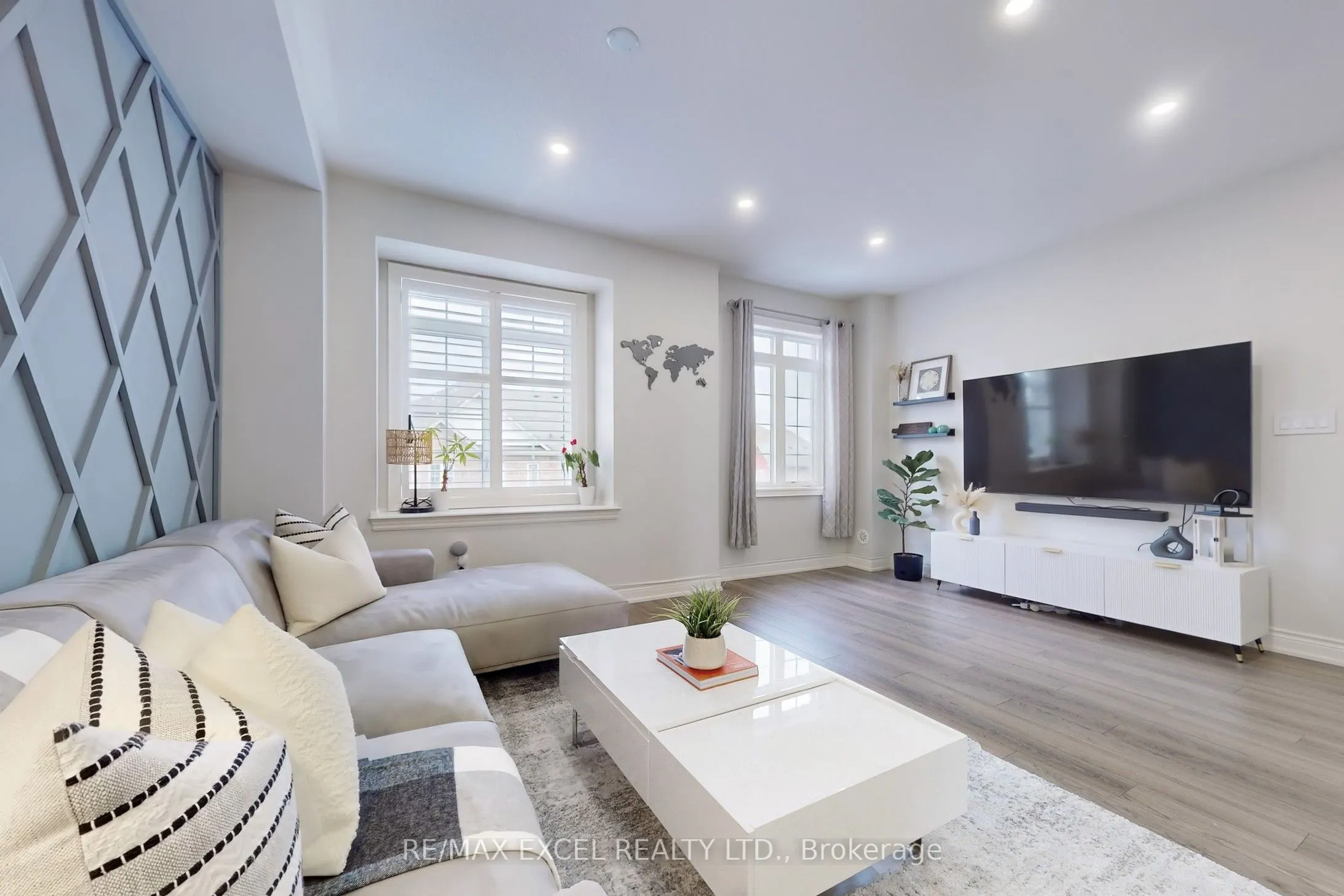 30 Roy Grove Way, #52