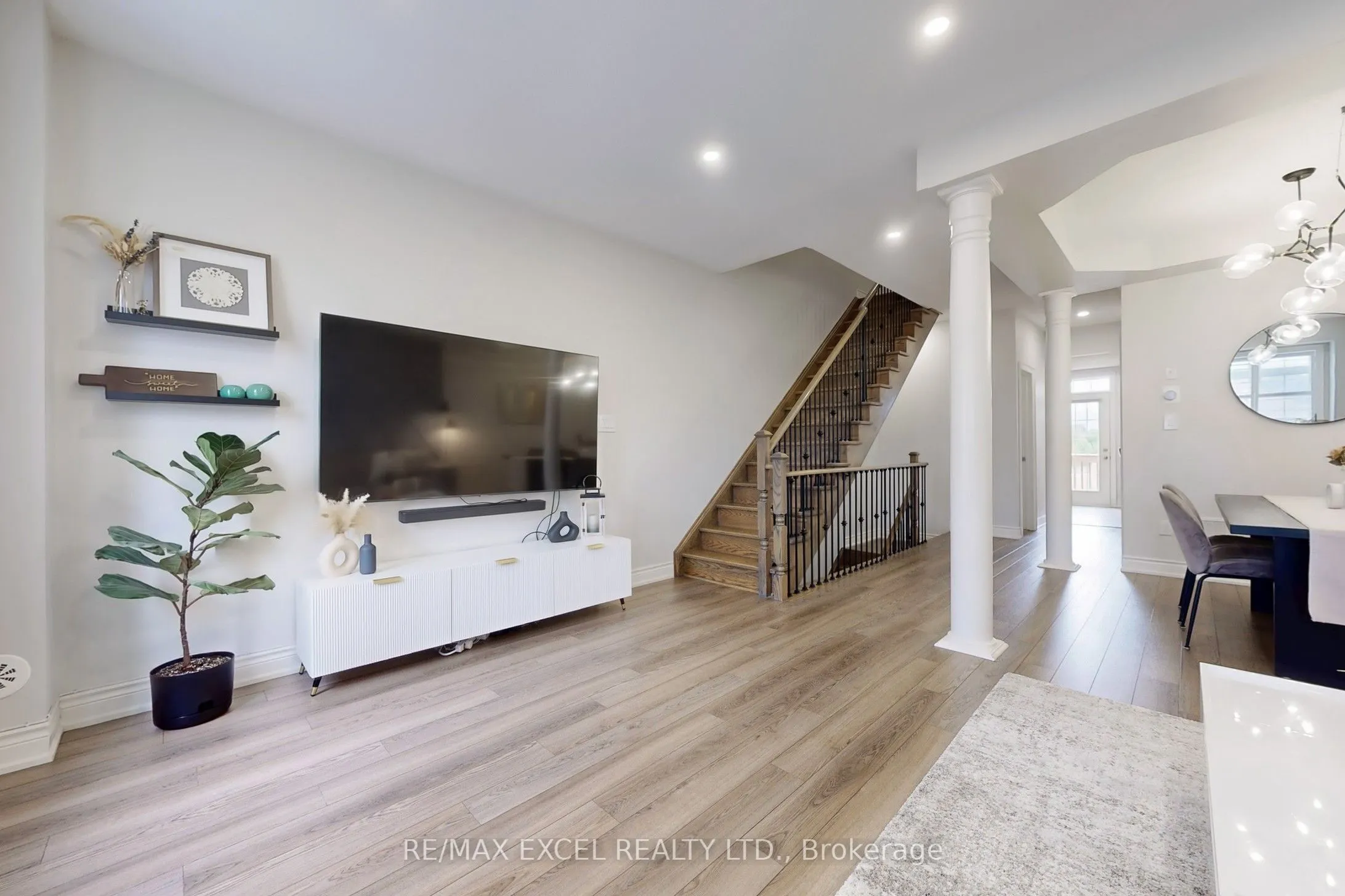 30 Roy Grove Way, #52