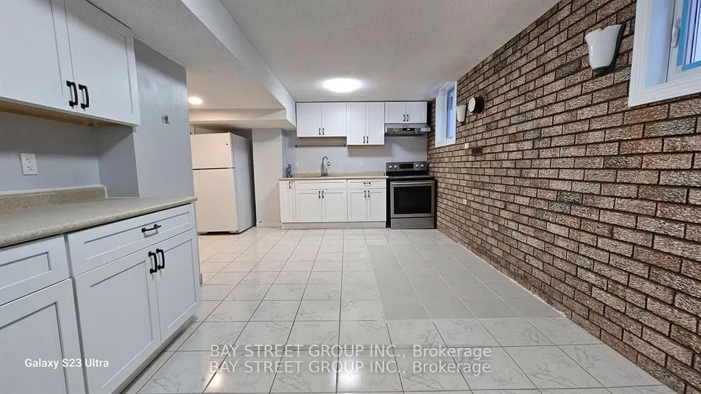627 Aberdeen Avenue N, #BASEMEN