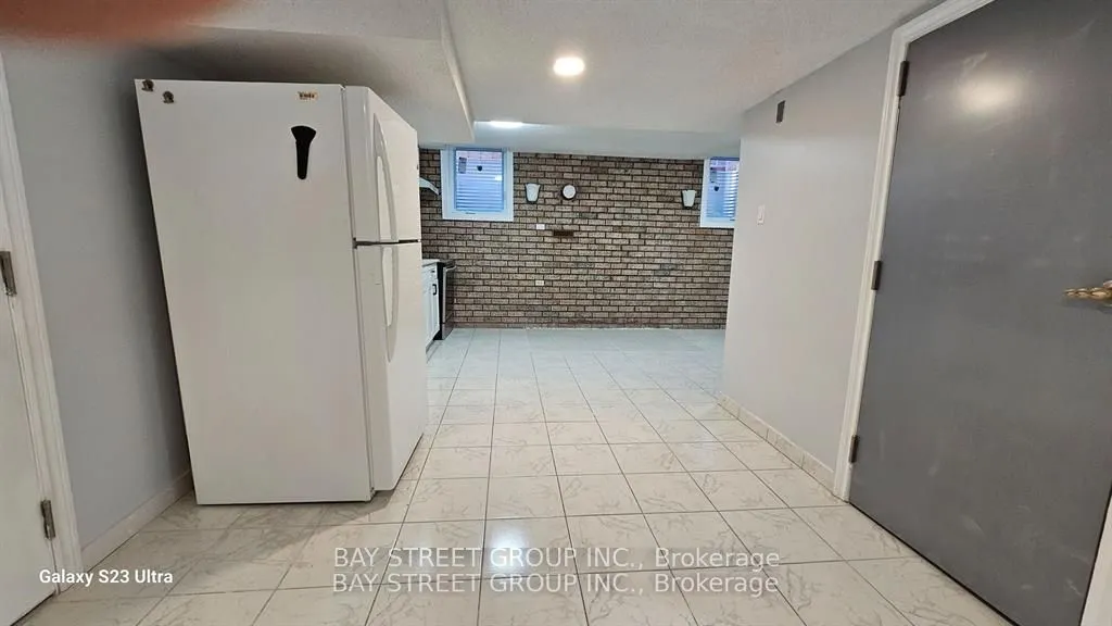 627 Aberdeen Avenue N, #BASEMEN