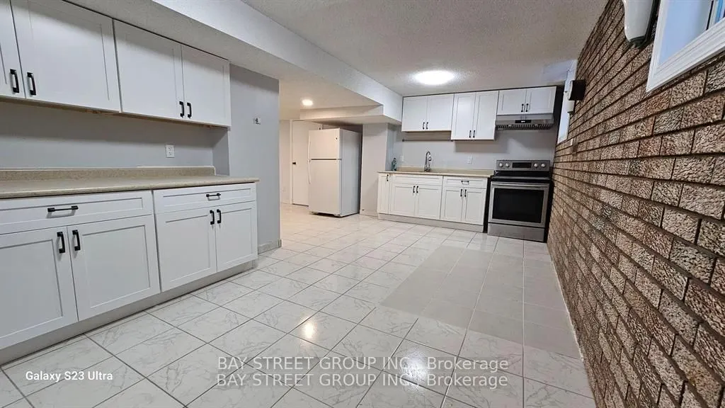 627 Aberdeen Avenue N, #BASEMEN
