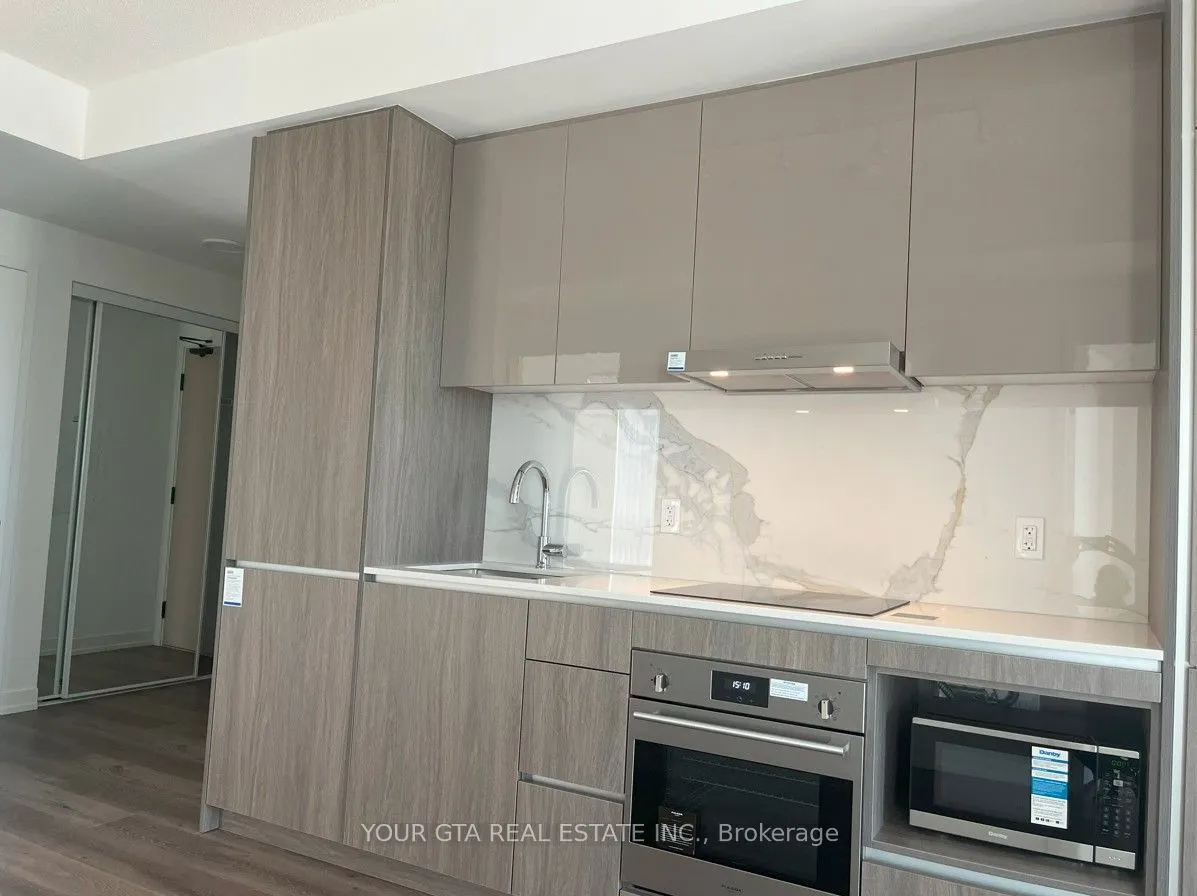 28 Interchange Way, #2912