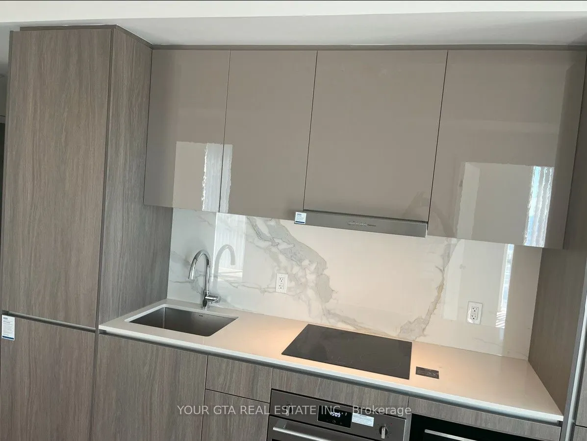28 Interchange Way, #2912