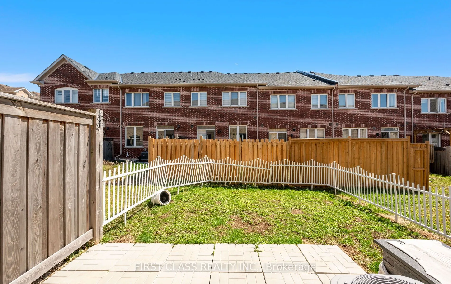 107 Knott End Crescent