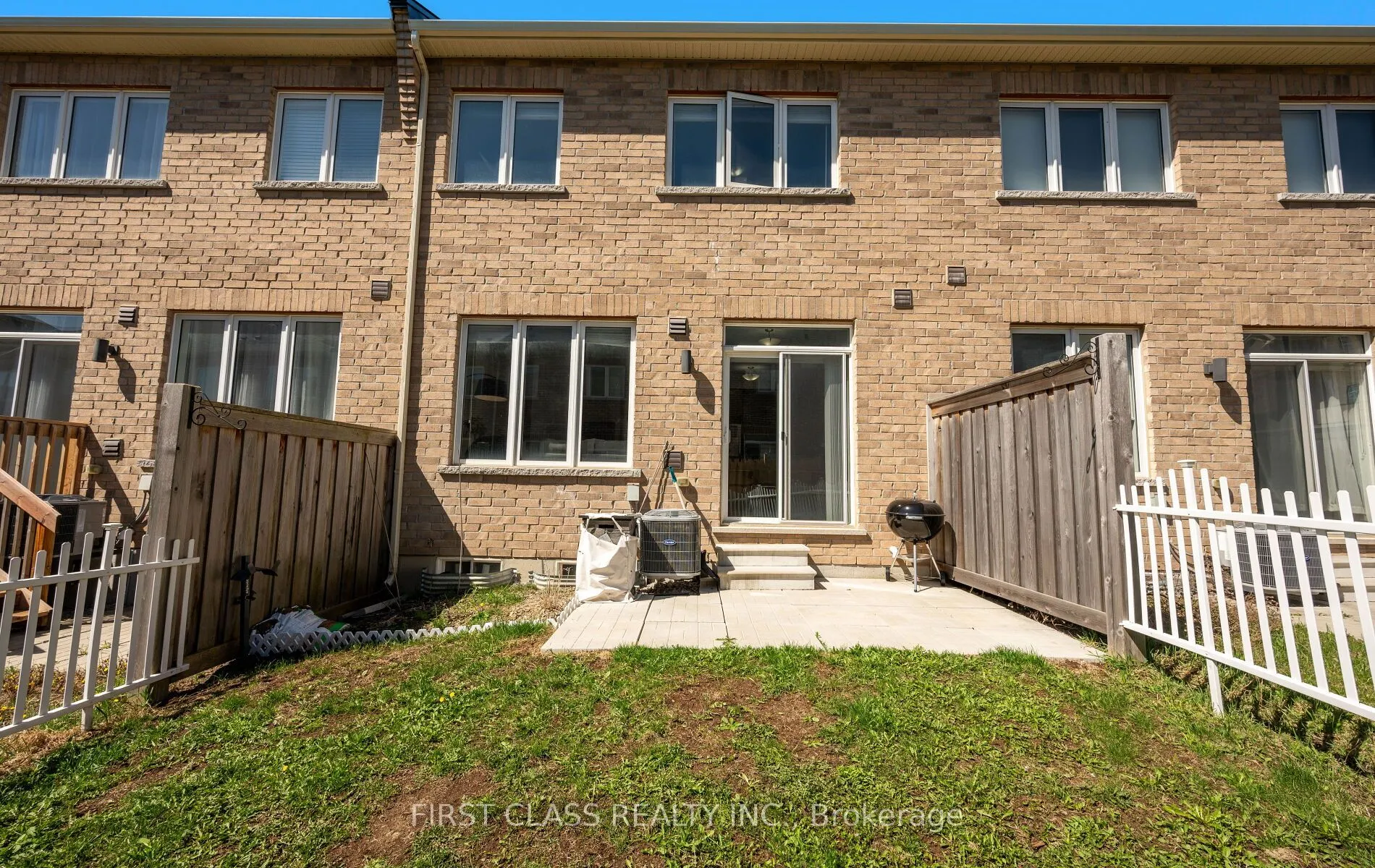 107 Knott End Crescent
