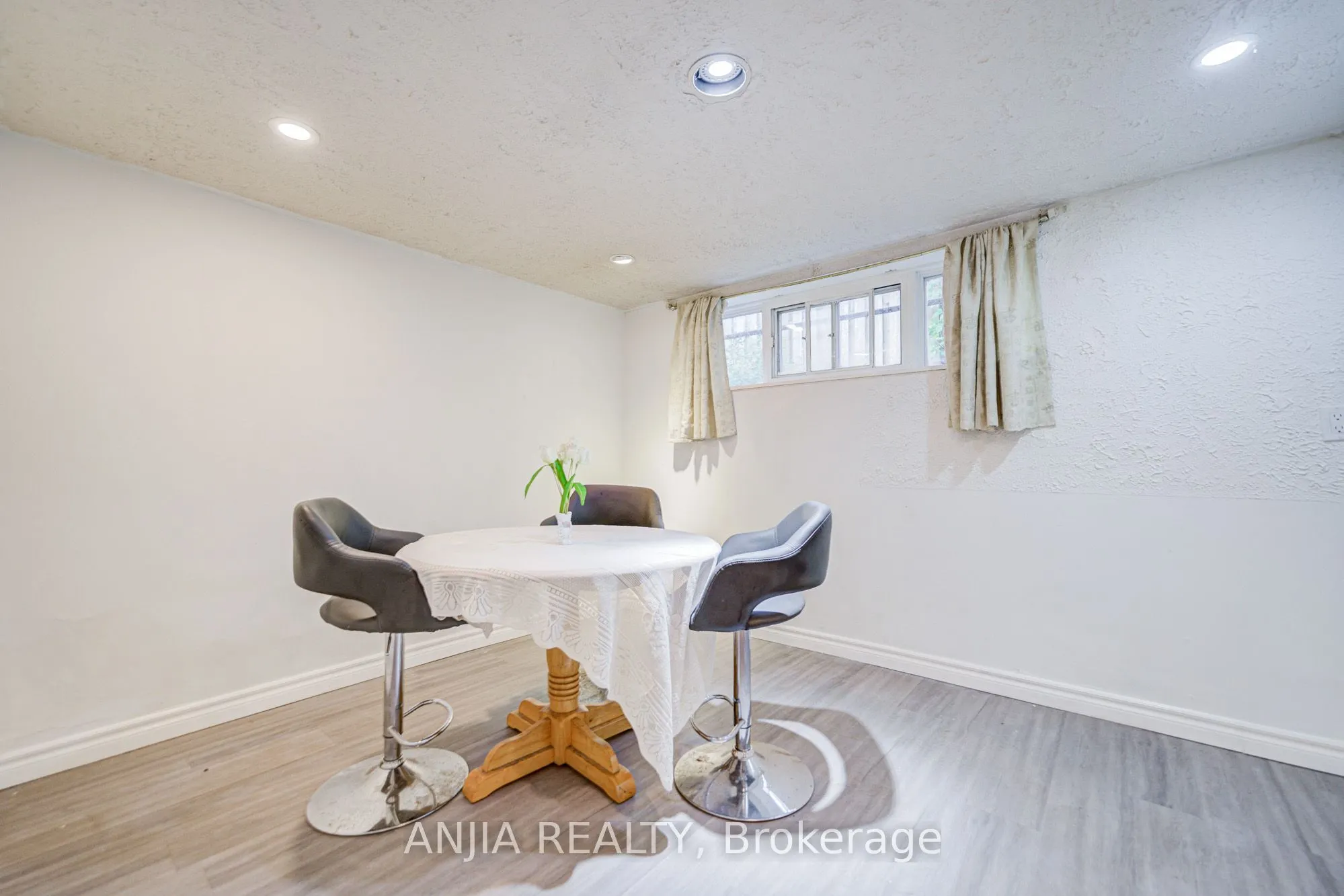5 Beaverton Road S