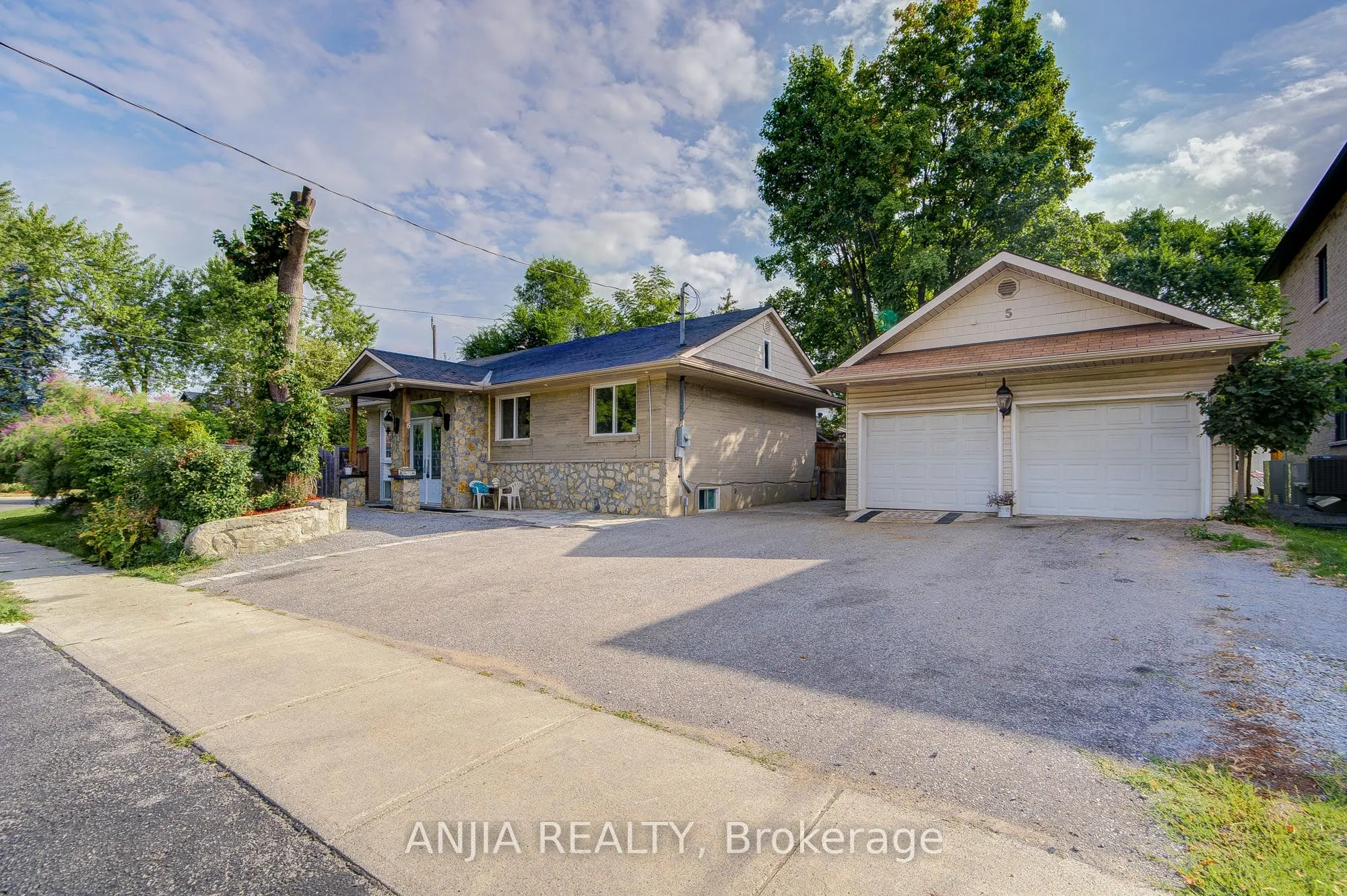 5 Beaverton Road S