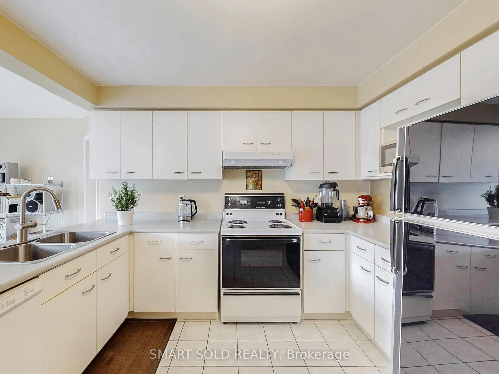 611 Gagnon Place