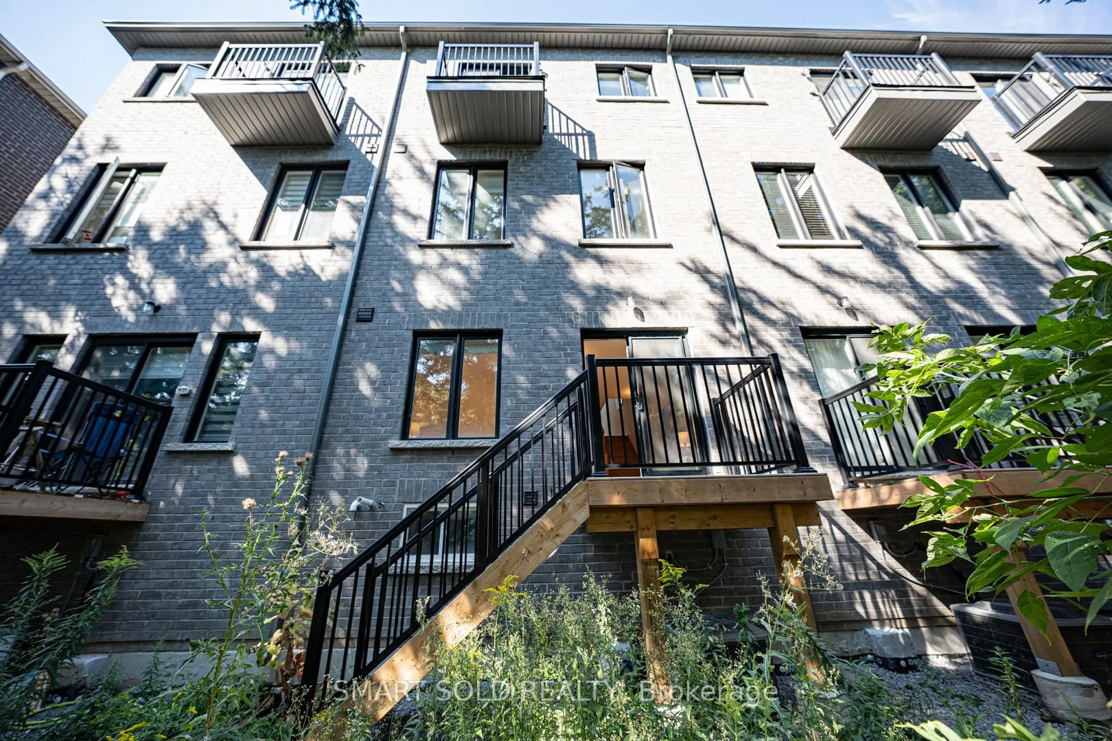 17 Armillo Place