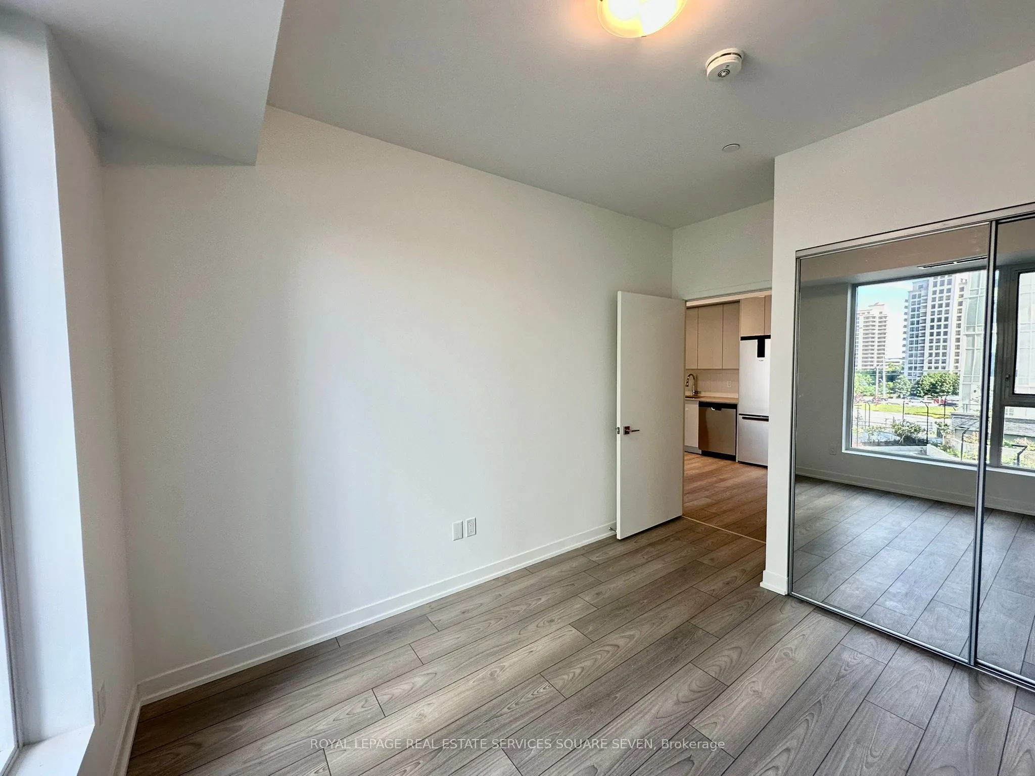 10 Abeja Street, #427