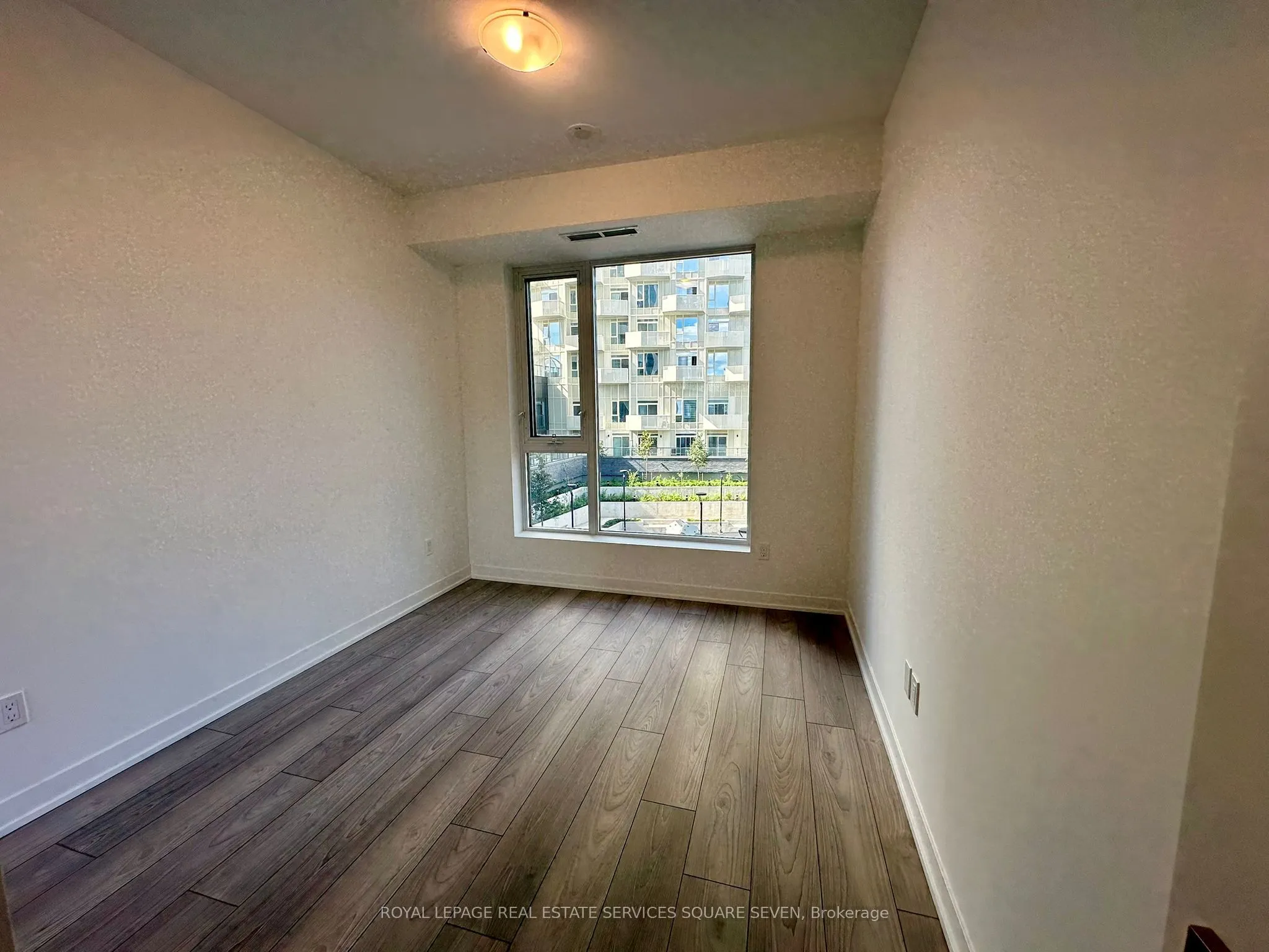 10 Abeja Street, #427