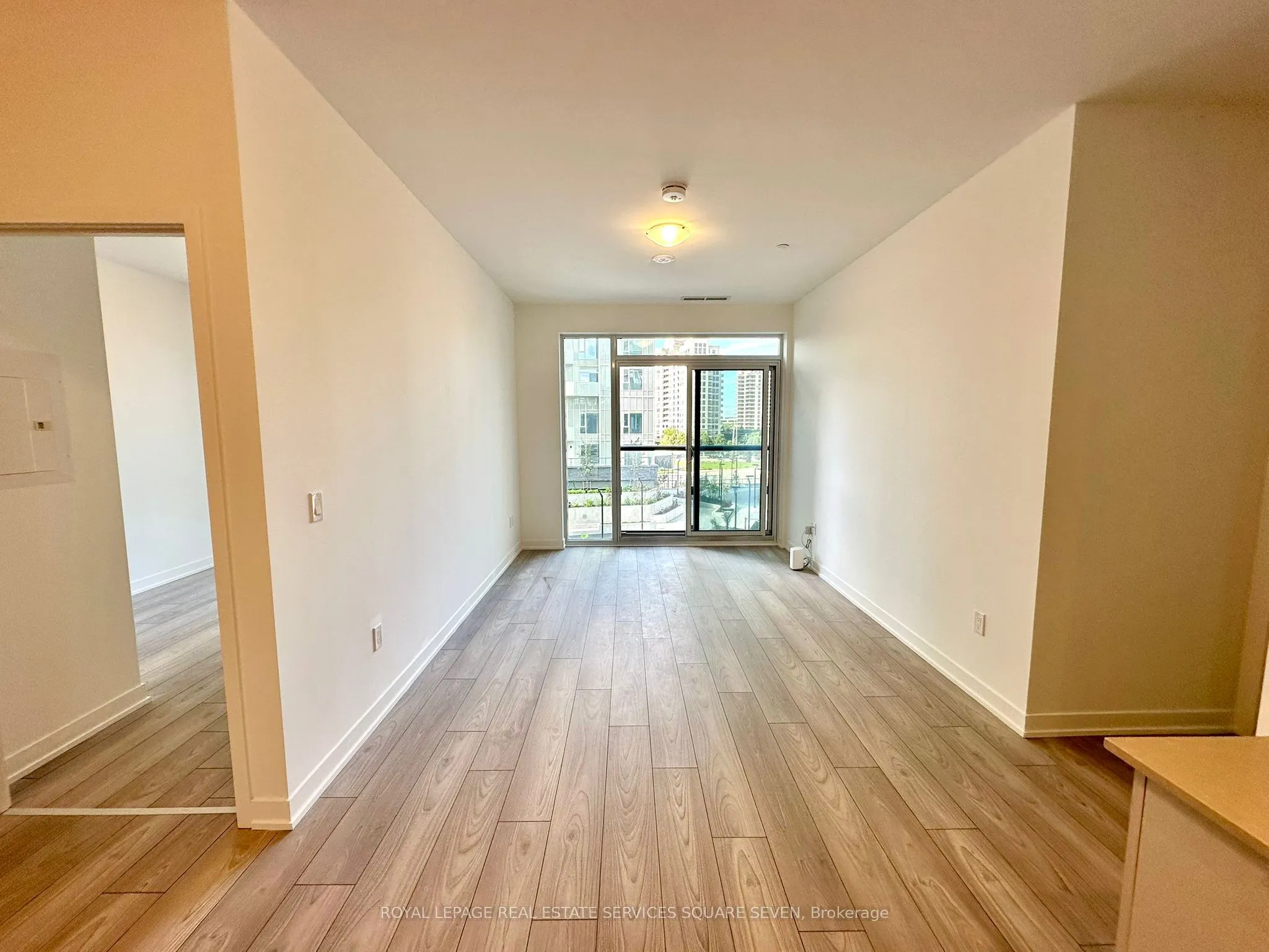 10 Abeja Street, #427