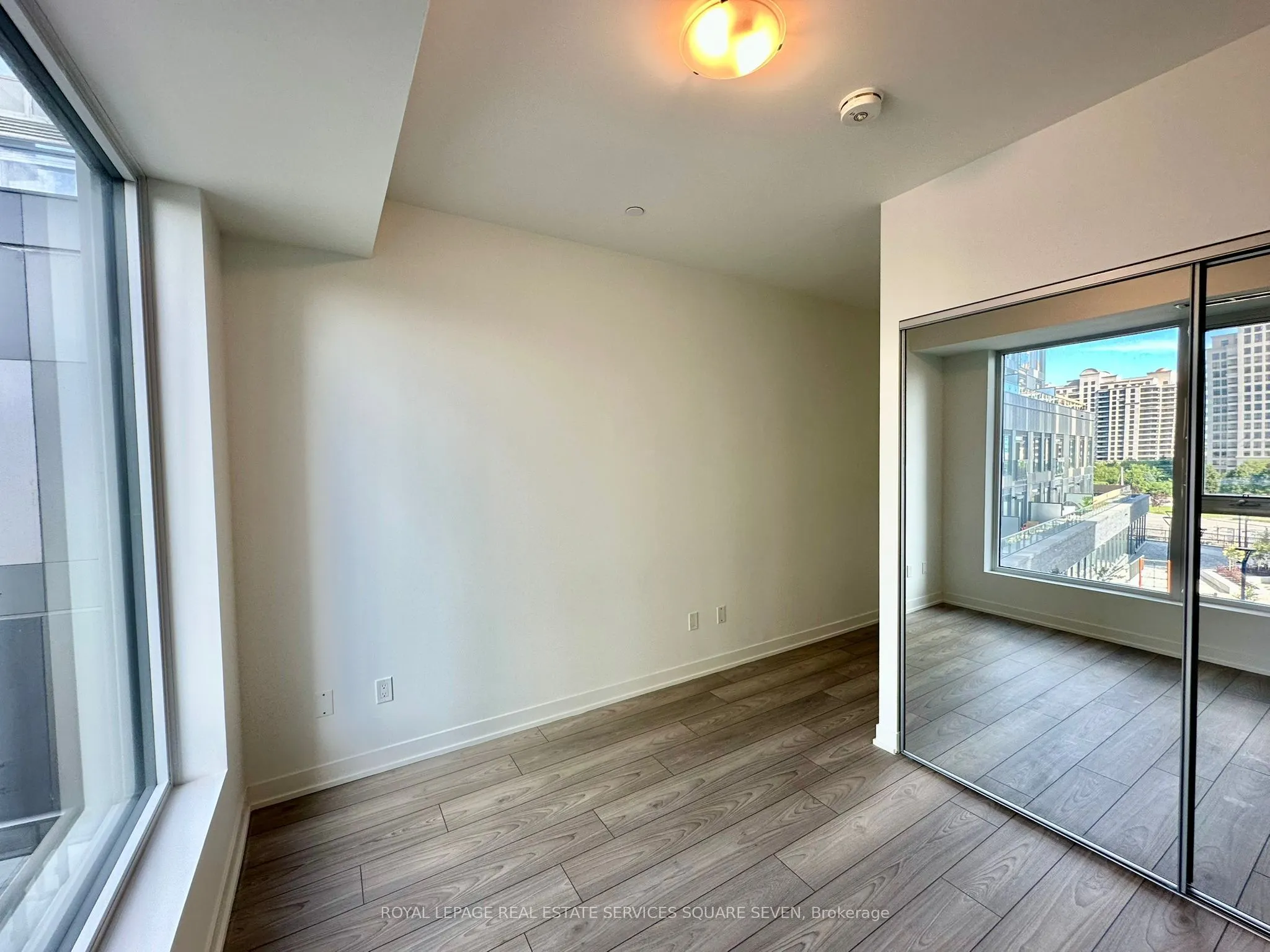 10 Abeja Street, #427