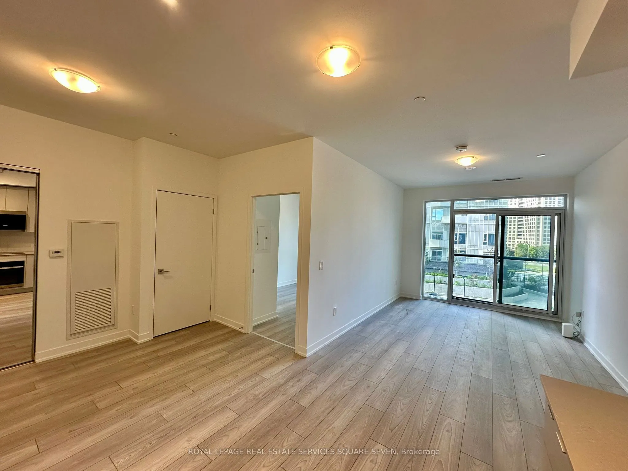 10 Abeja Street, #427