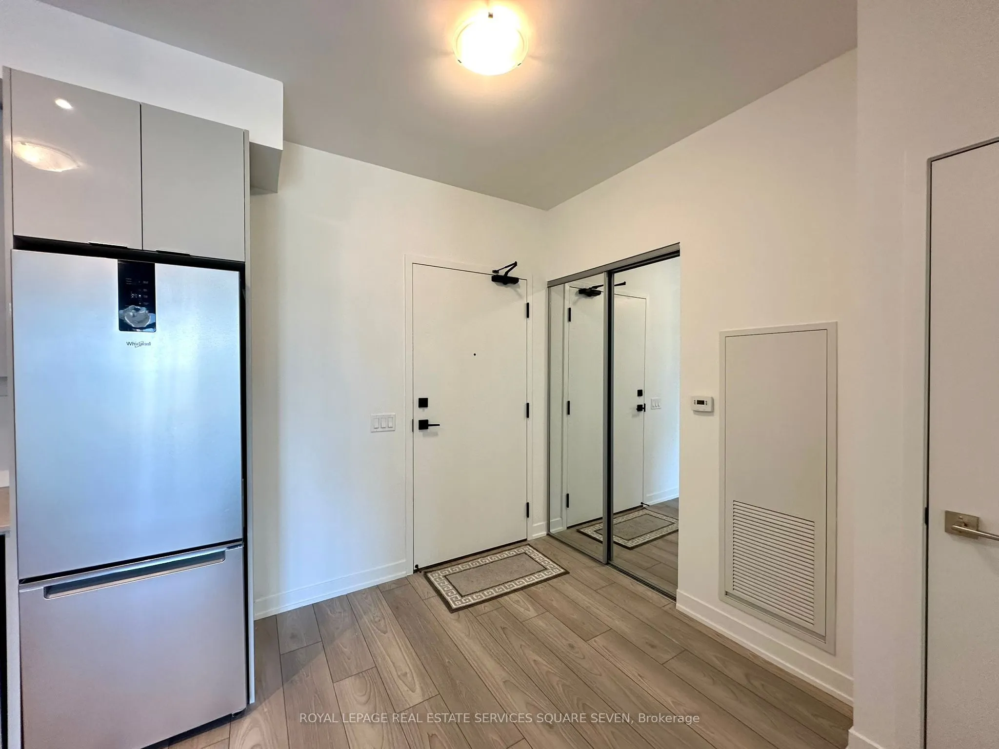 10 Abeja Street, #427