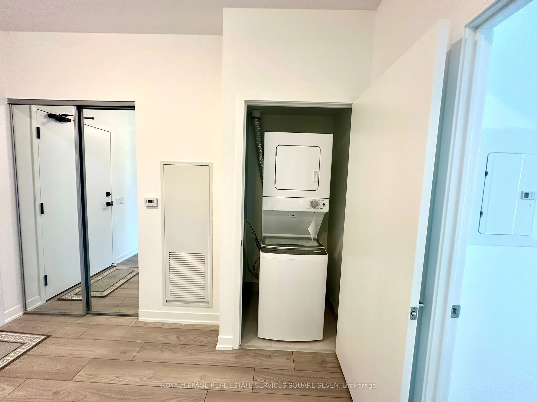 10 Abeja Street, #427