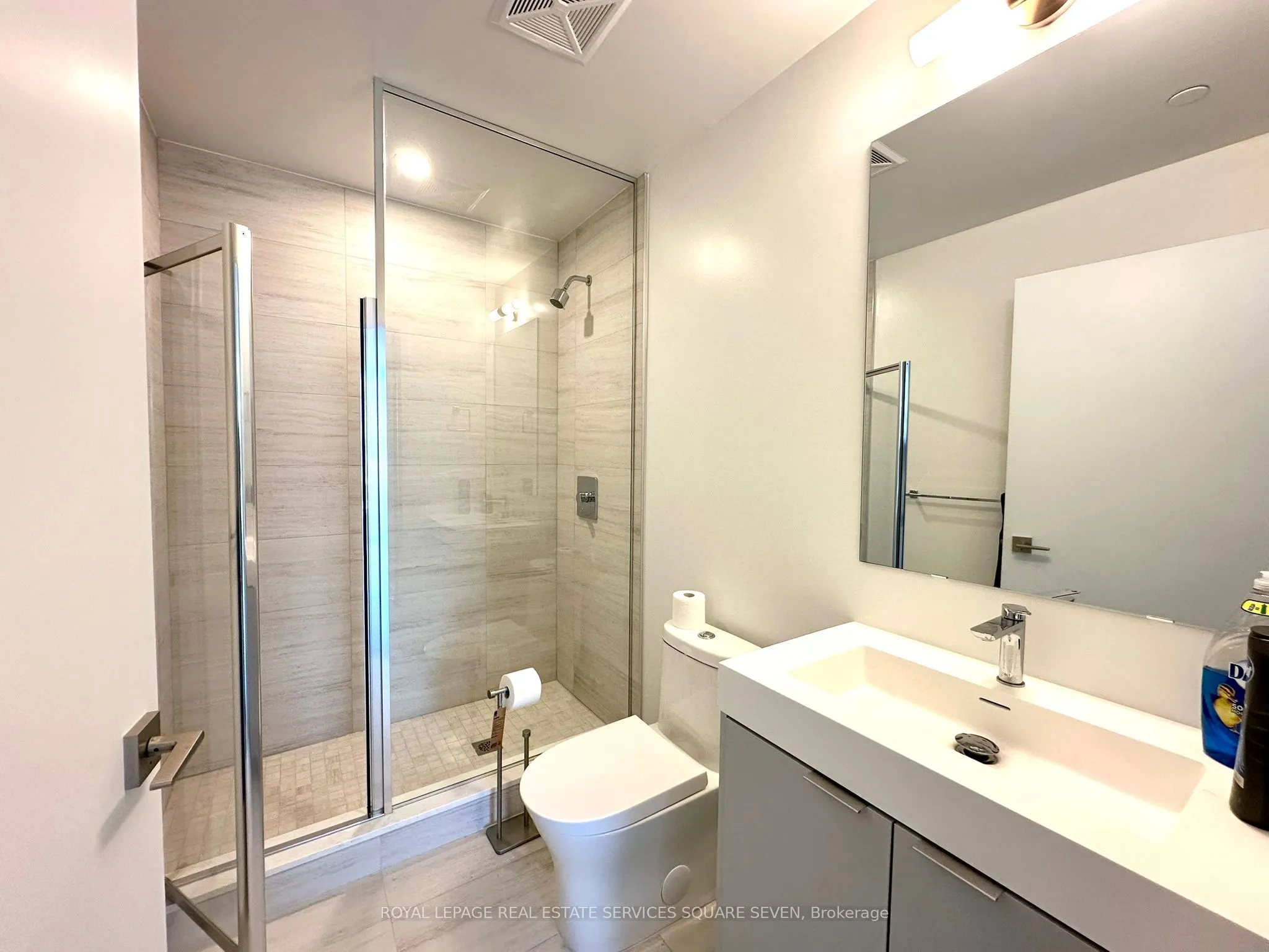 10 Abeja Street, #427