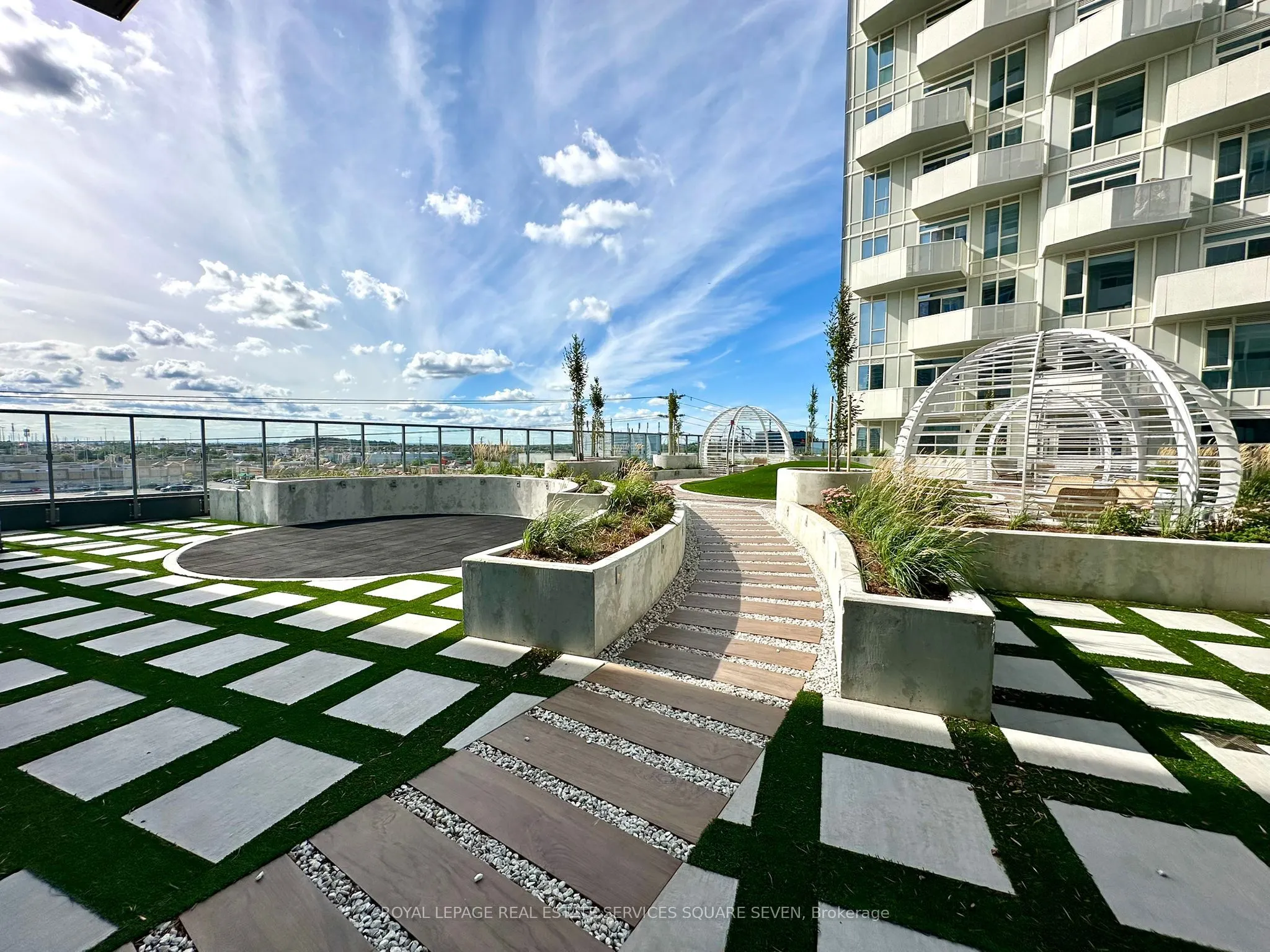 10 Abeja Street, #427