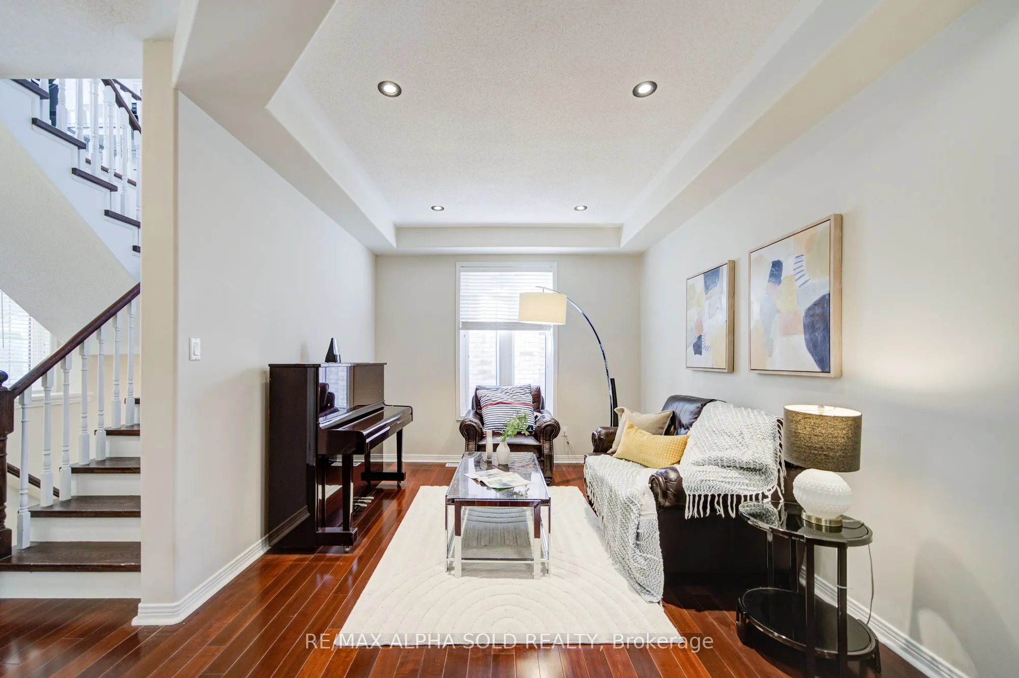 8 Hollylane Drive