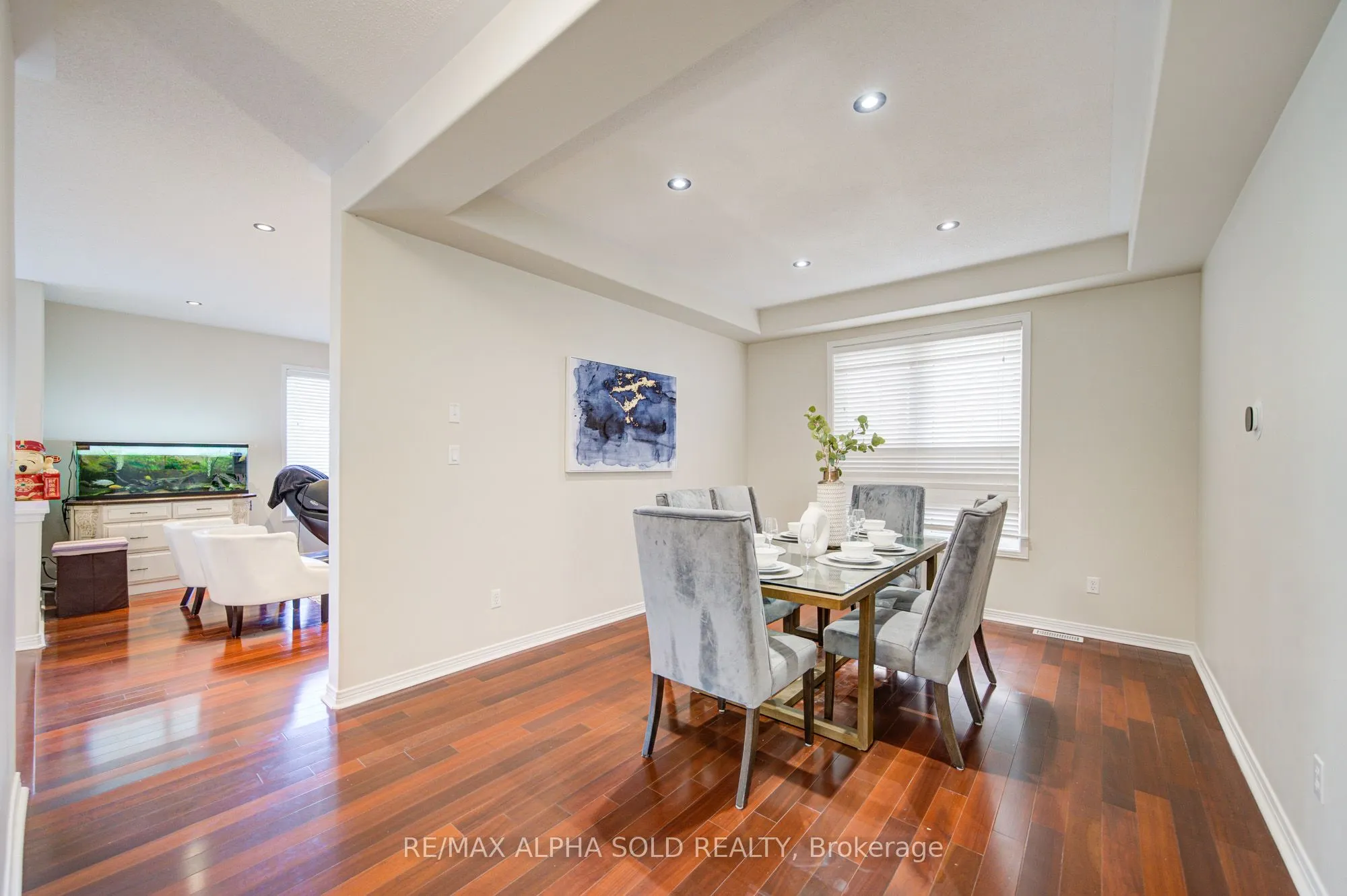 8 Hollylane Drive