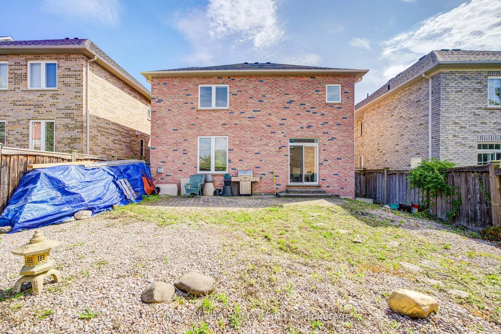 8 Hollylane Drive