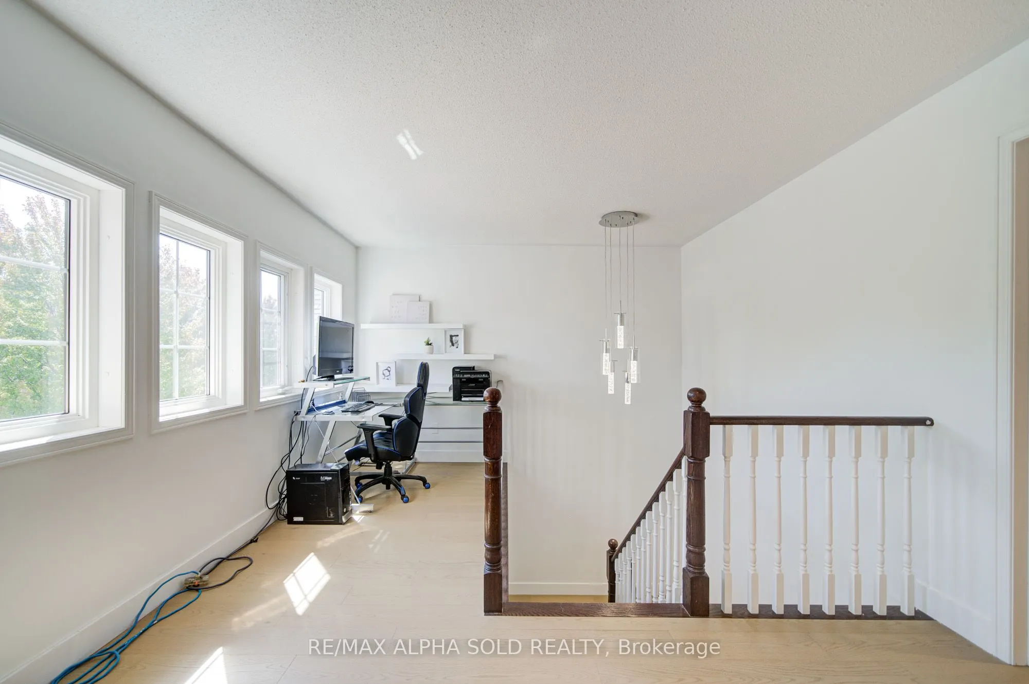 8 Hollylane Drive