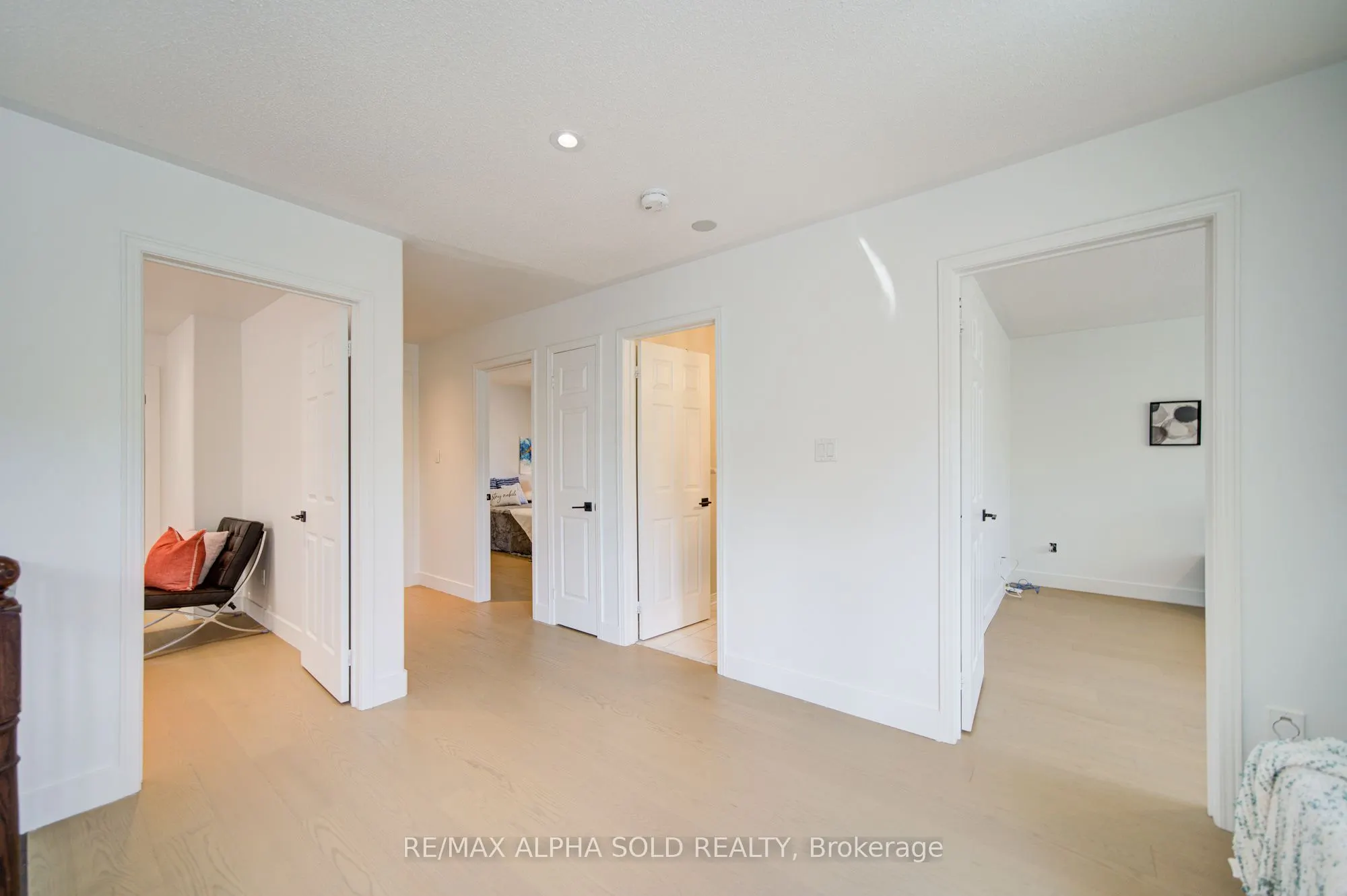 8 Hollylane Drive