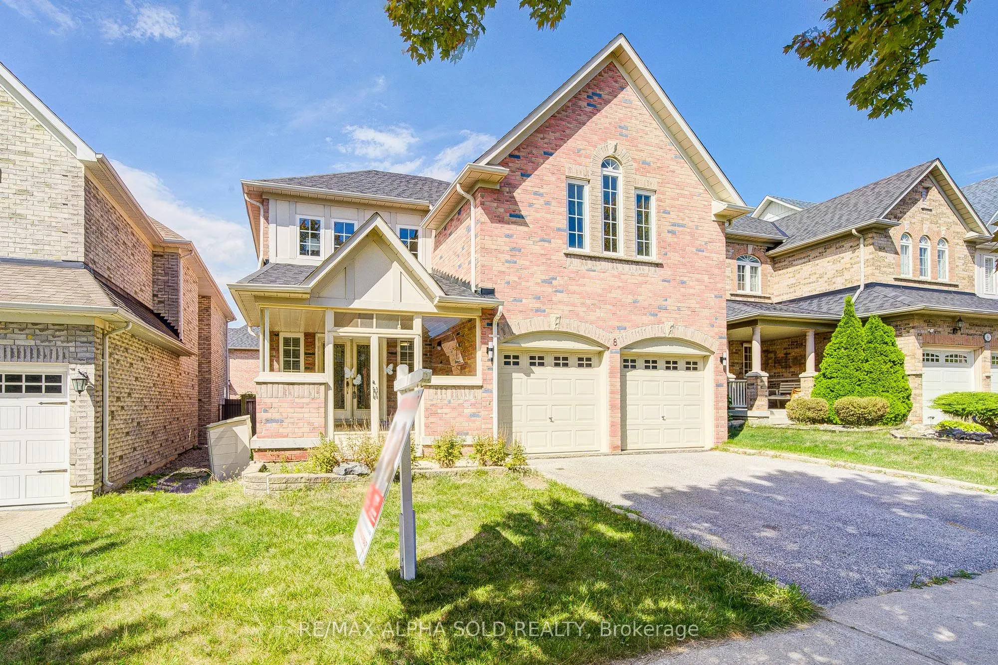8 Hollylane Drive