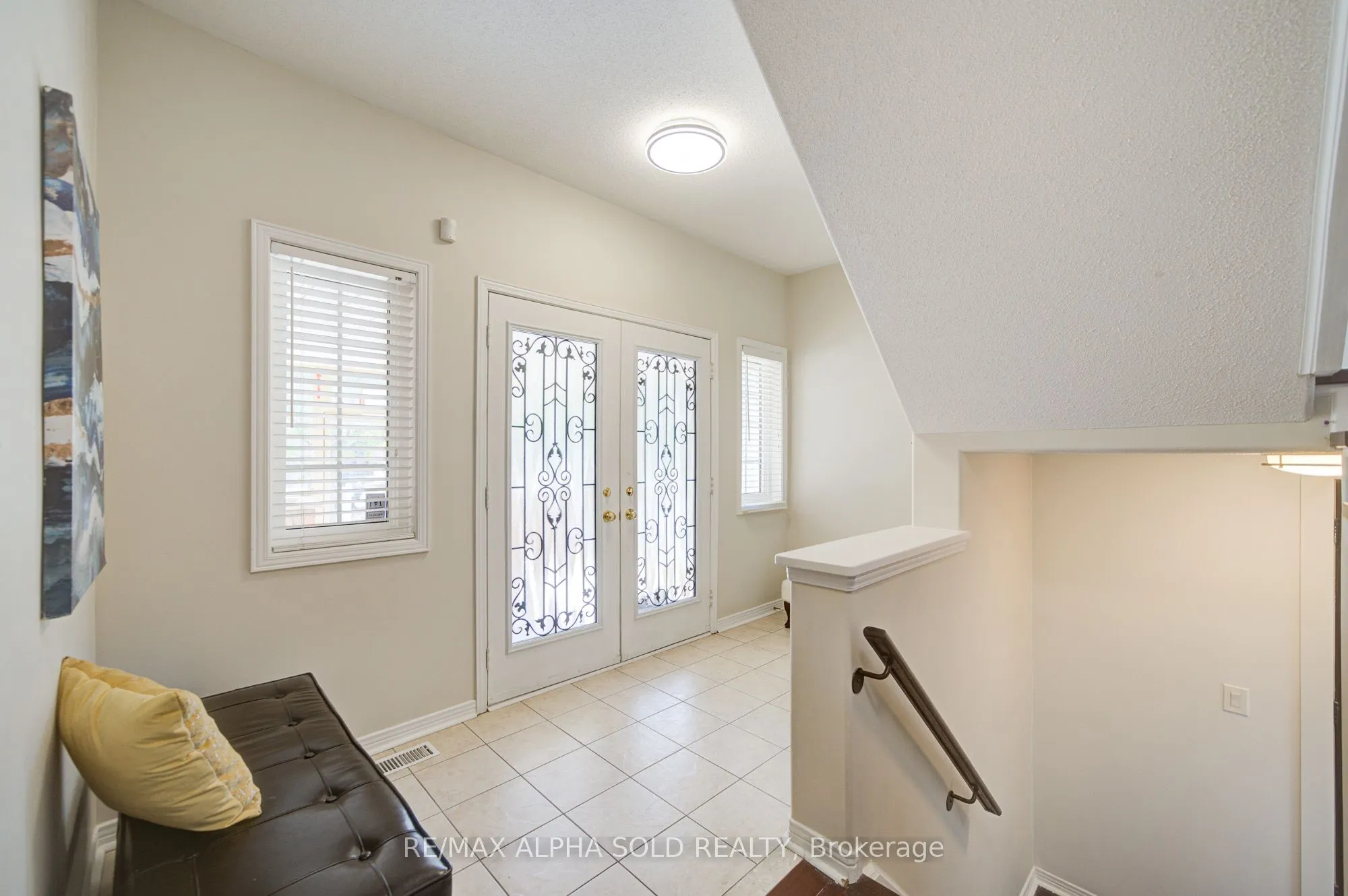 8 Hollylane Drive