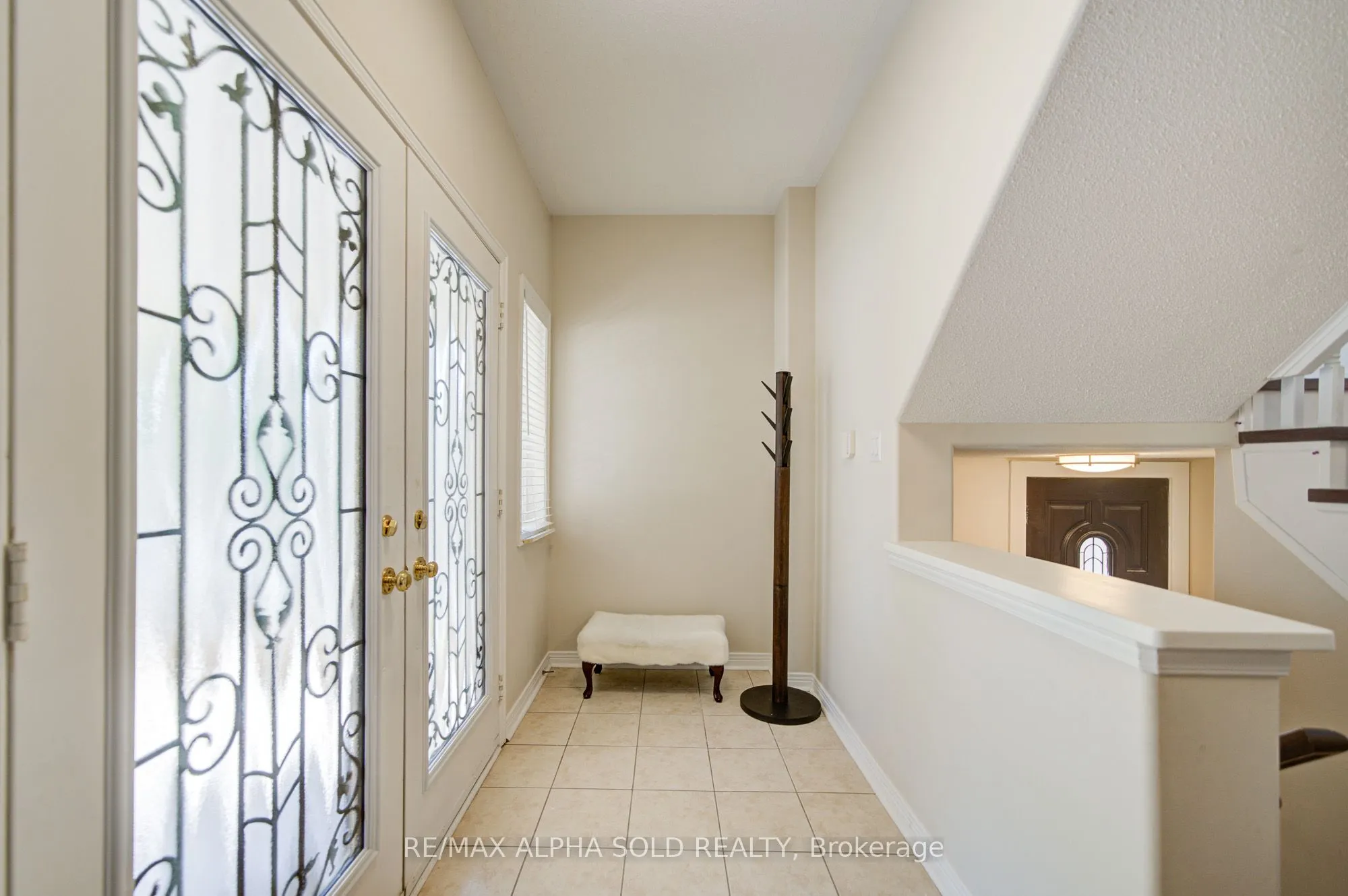8 Hollylane Drive
