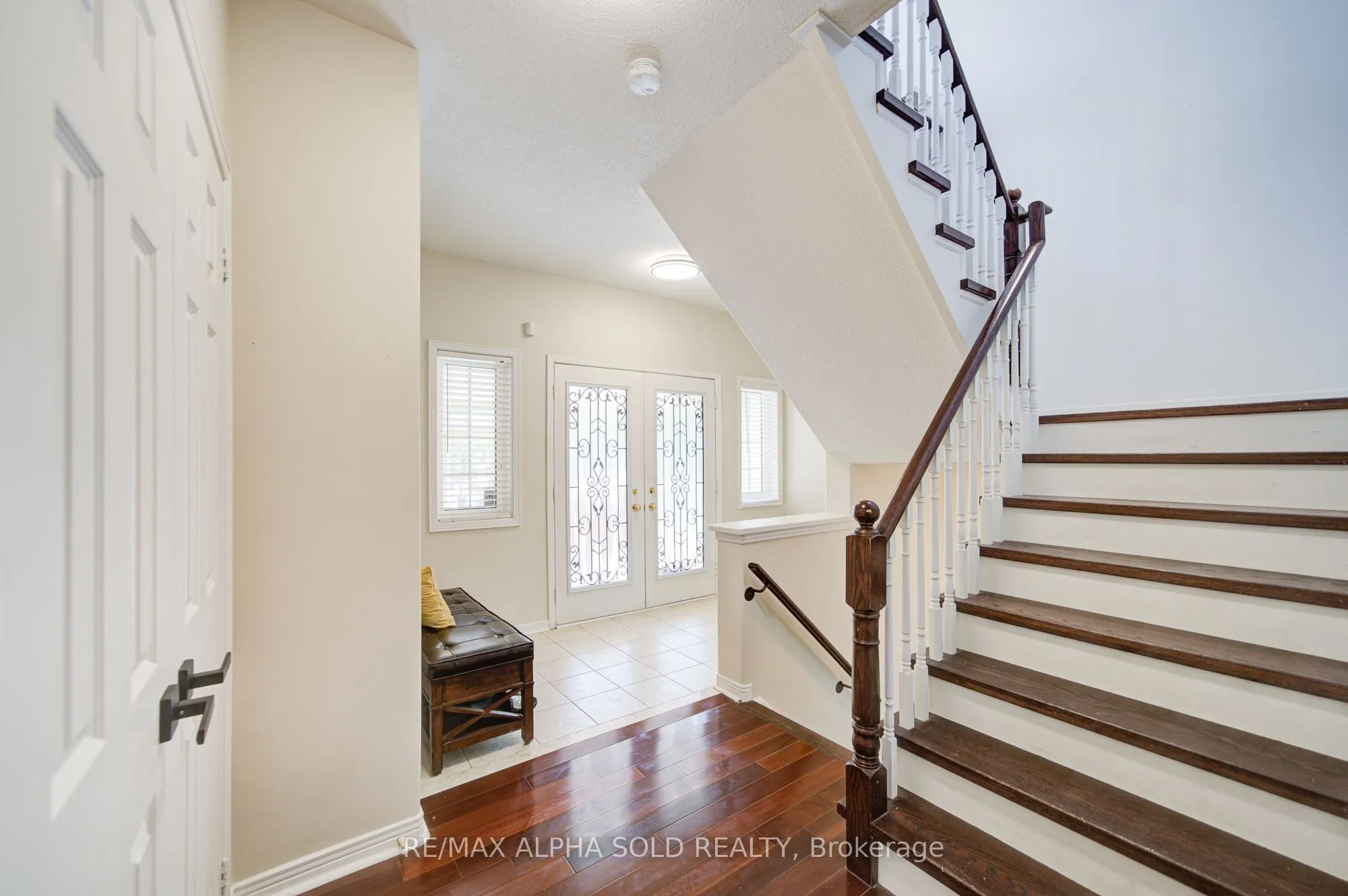 8 Hollylane Drive
