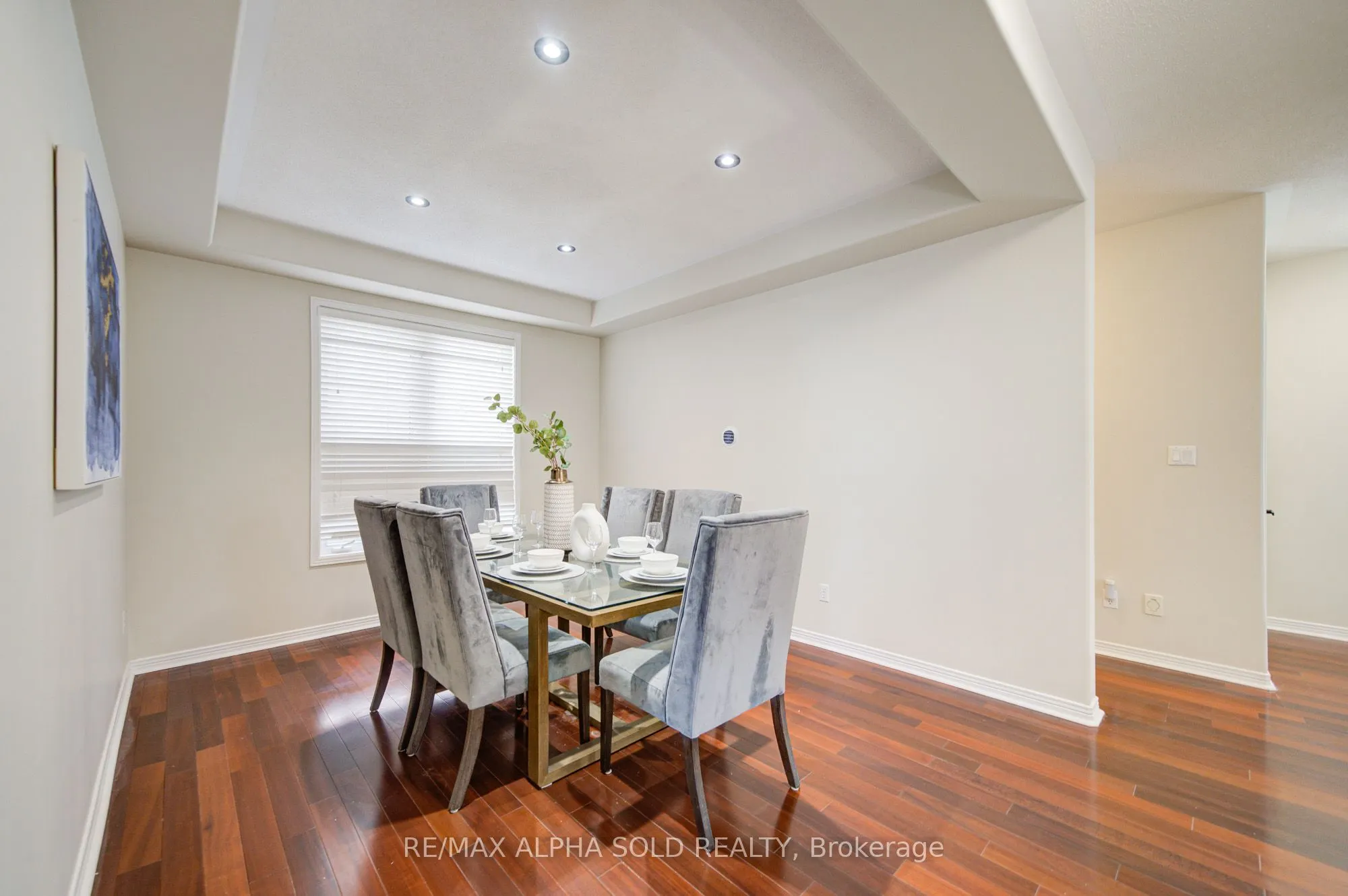 8 Hollylane Drive