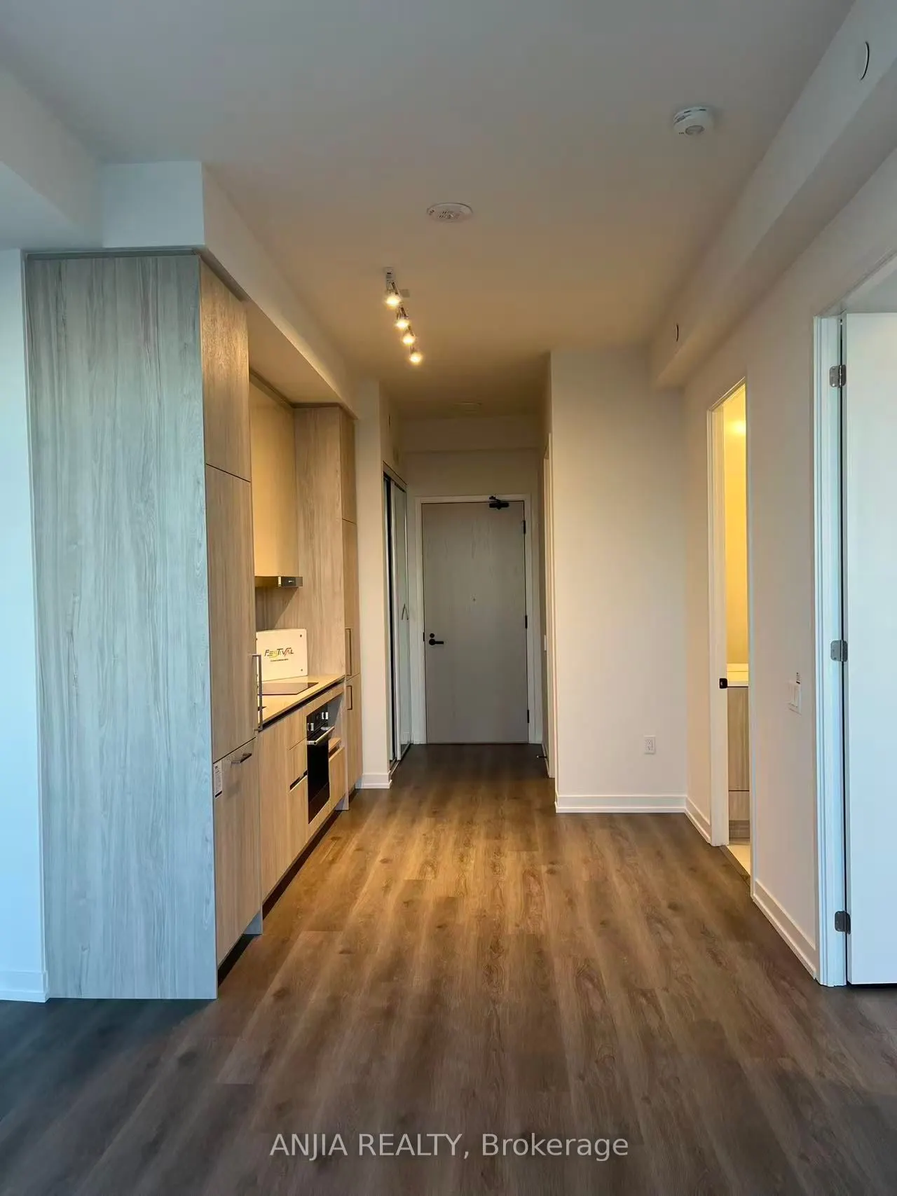 225 Commerce Street, #5803