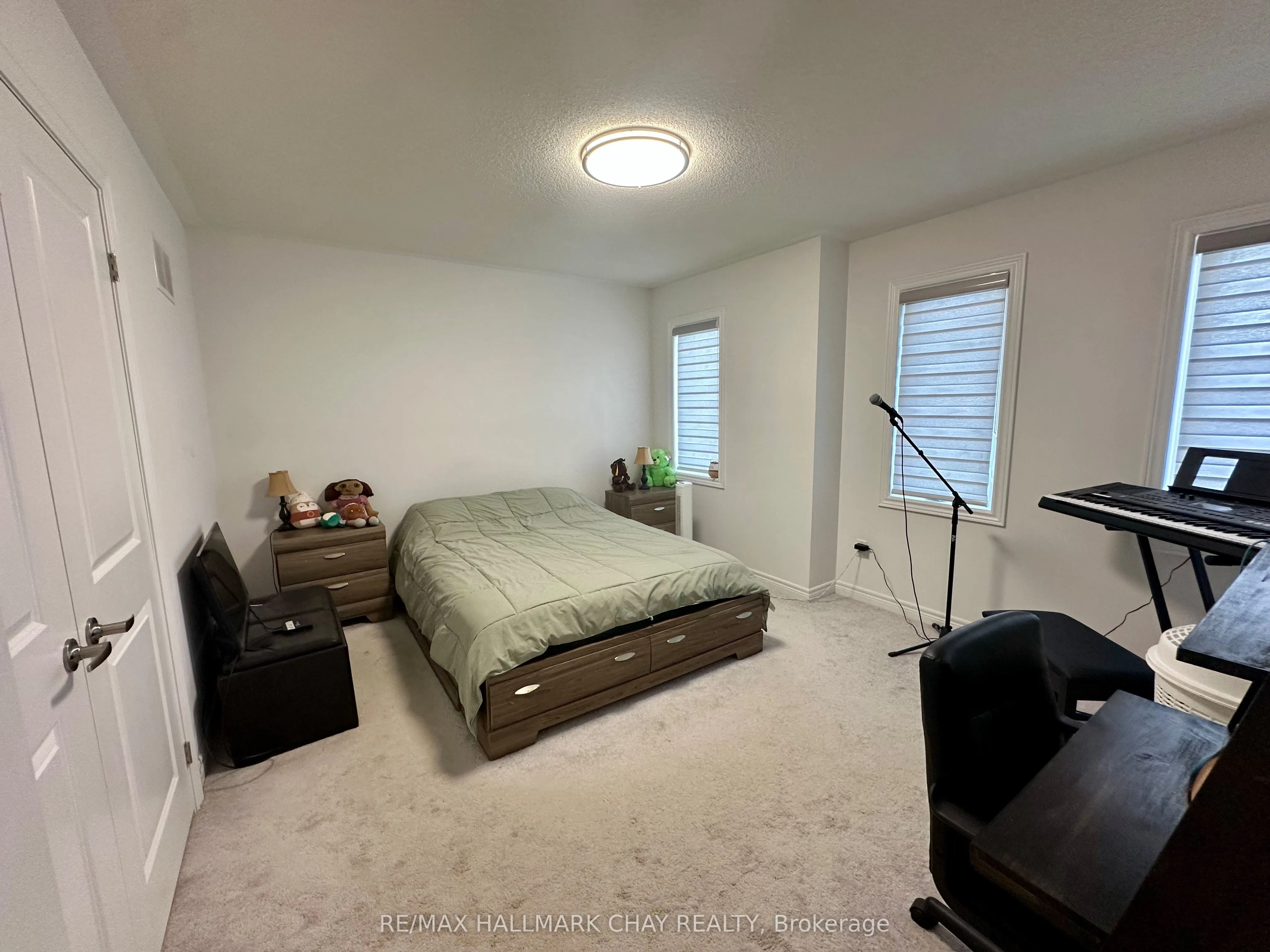 4 Wakefield Boulevard