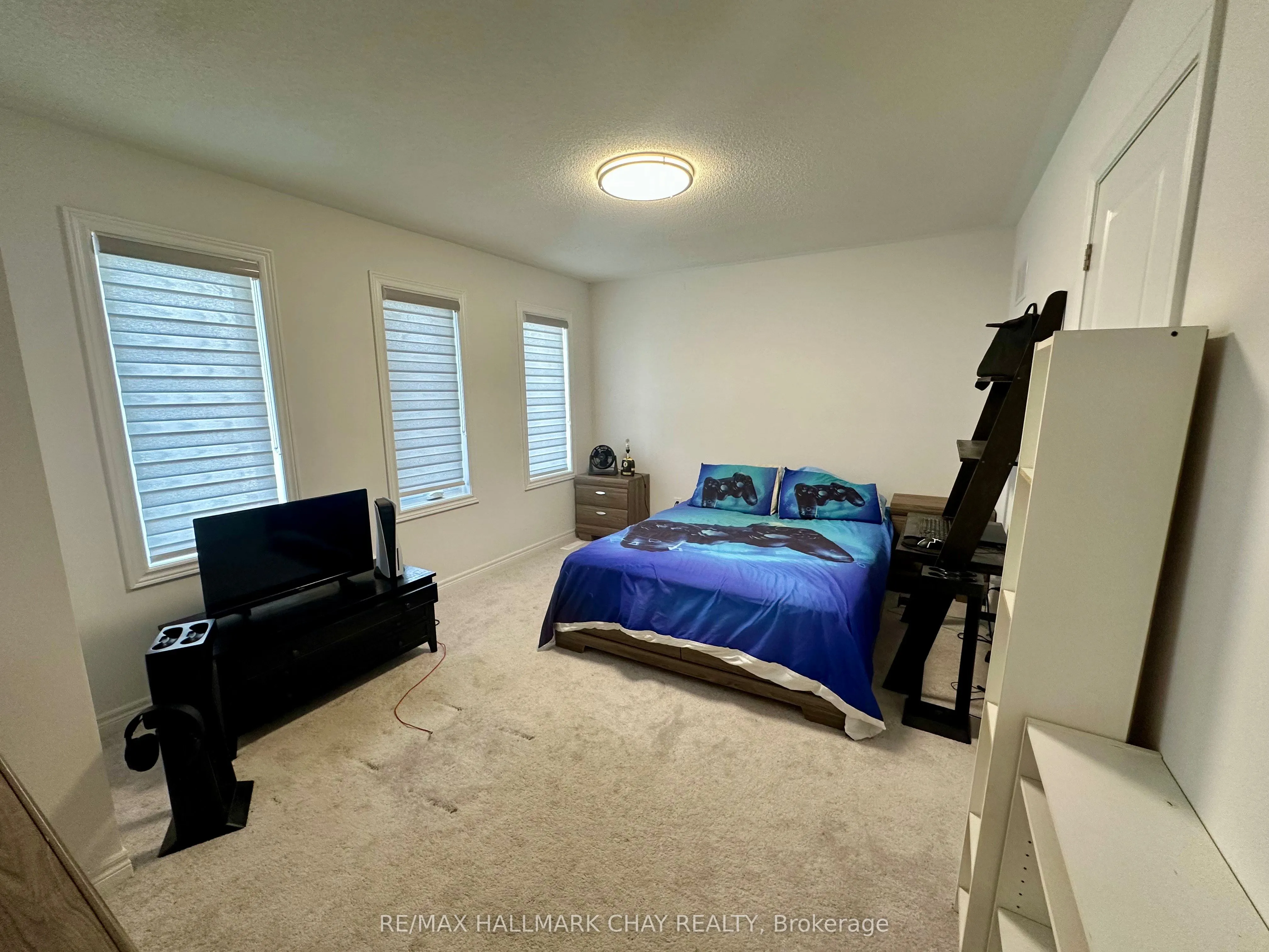 4 Wakefield Boulevard