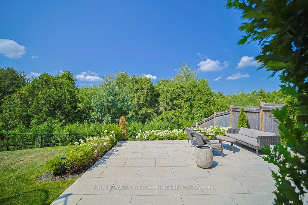 33 Deepwood Crescent