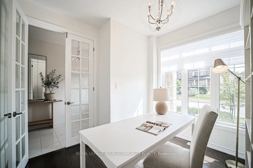 33 Deepwood Crescent