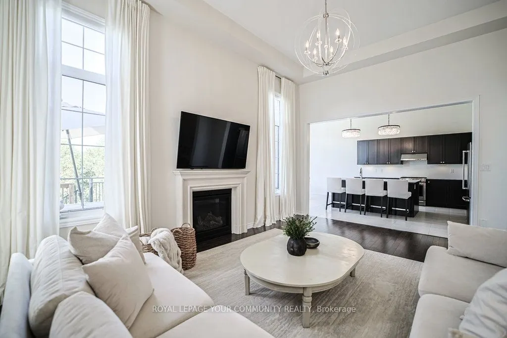 33 Deepwood Crescent