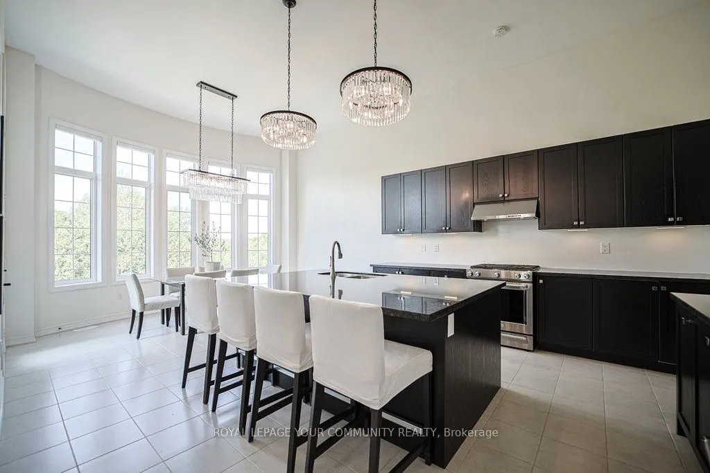 33 Deepwood Crescent