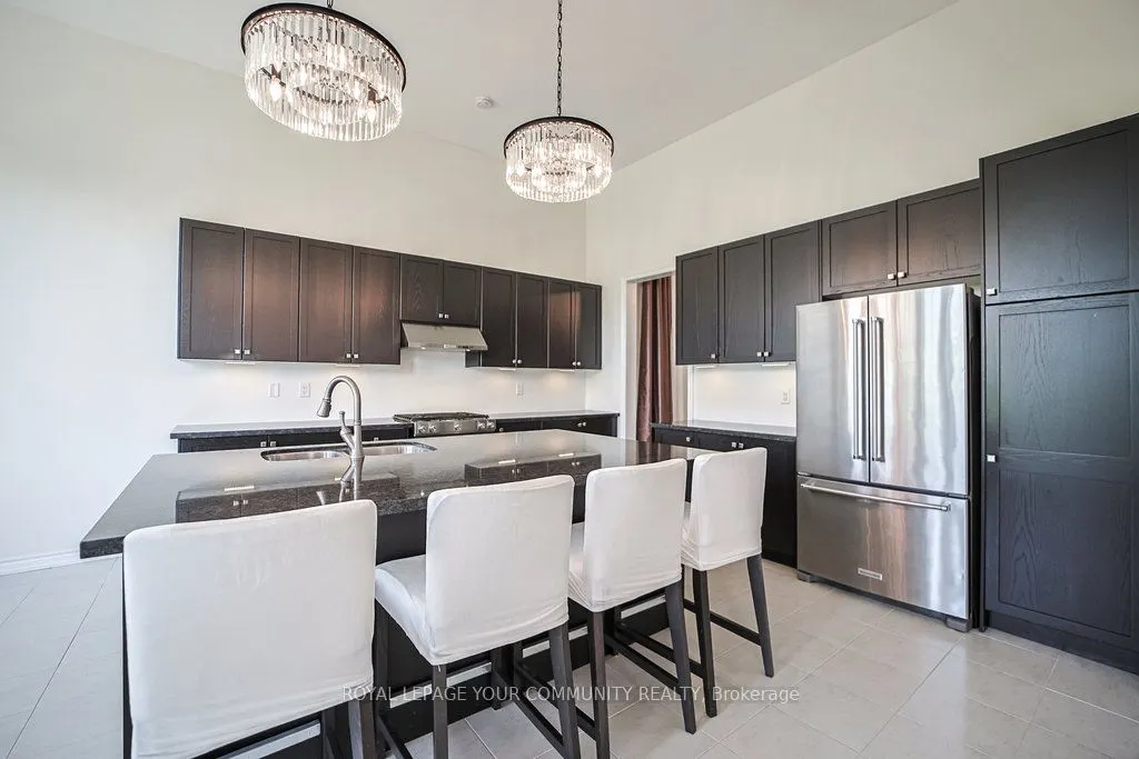 33 Deepwood Crescent