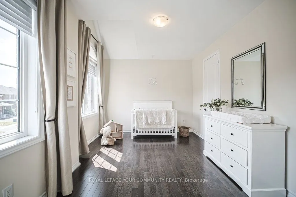 33 Deepwood Crescent
