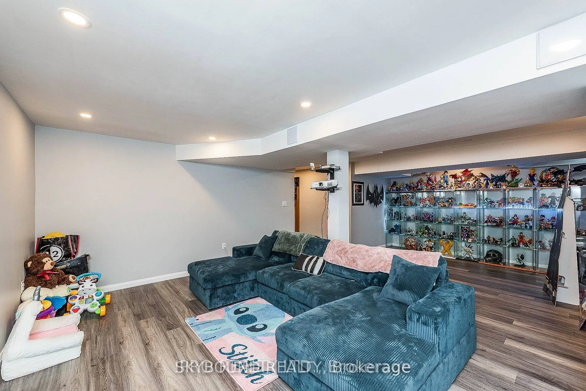 66 Skylark Drive
