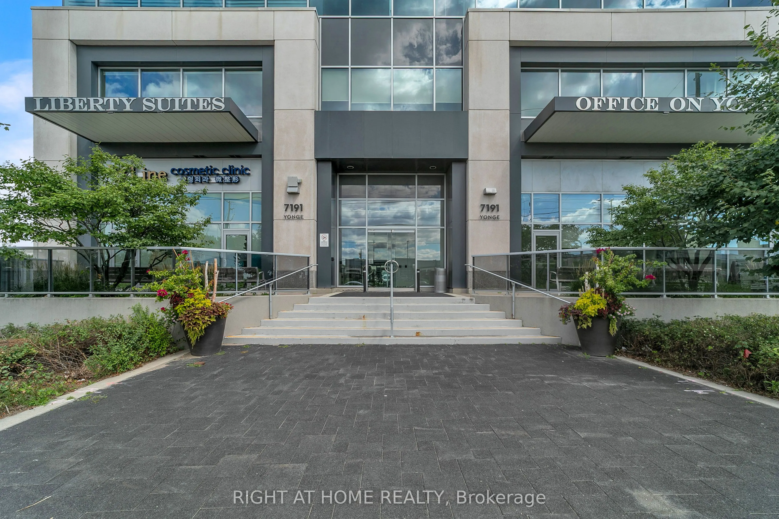 7191 Yonge Street