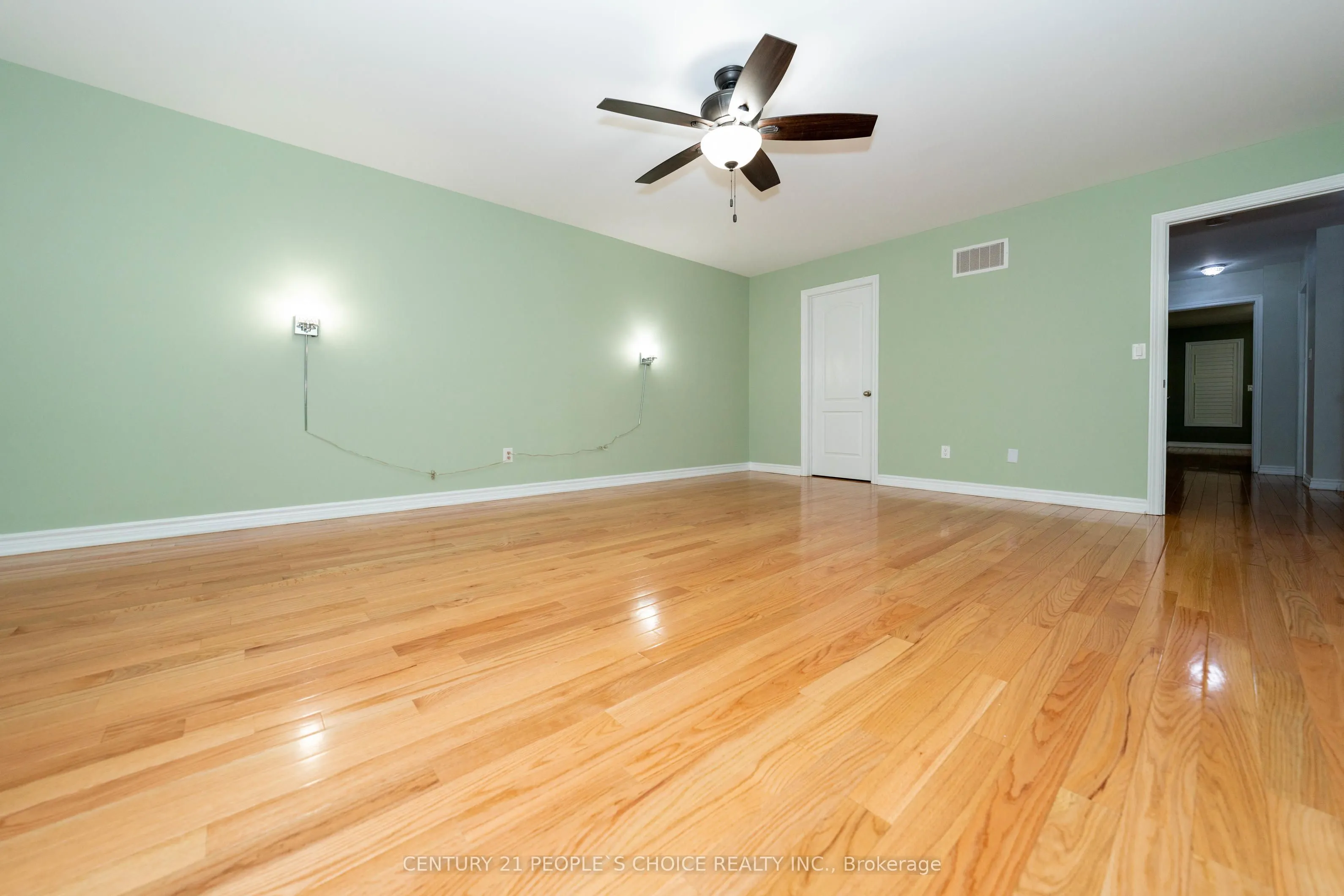 38 Vettese Court, #Upper