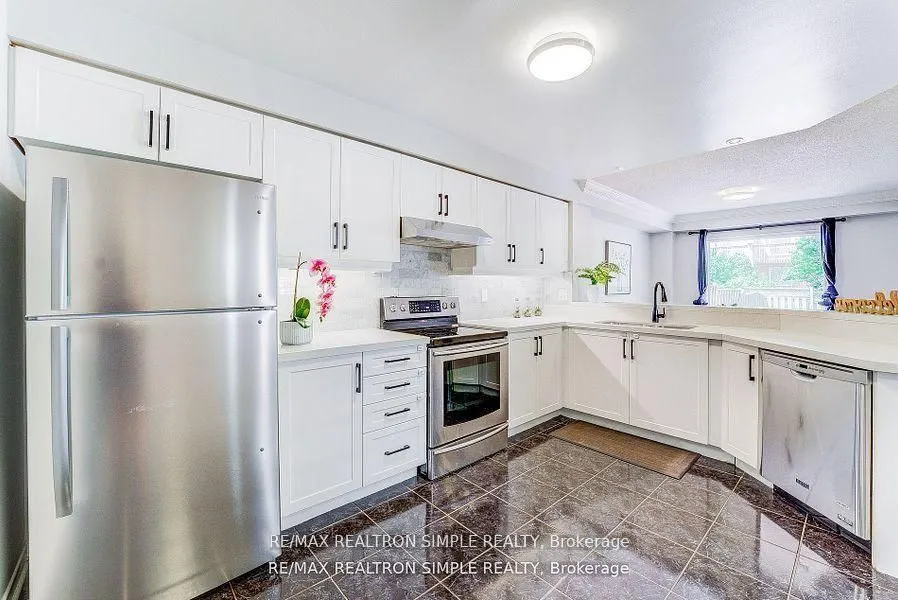 71 Schouten Crescent