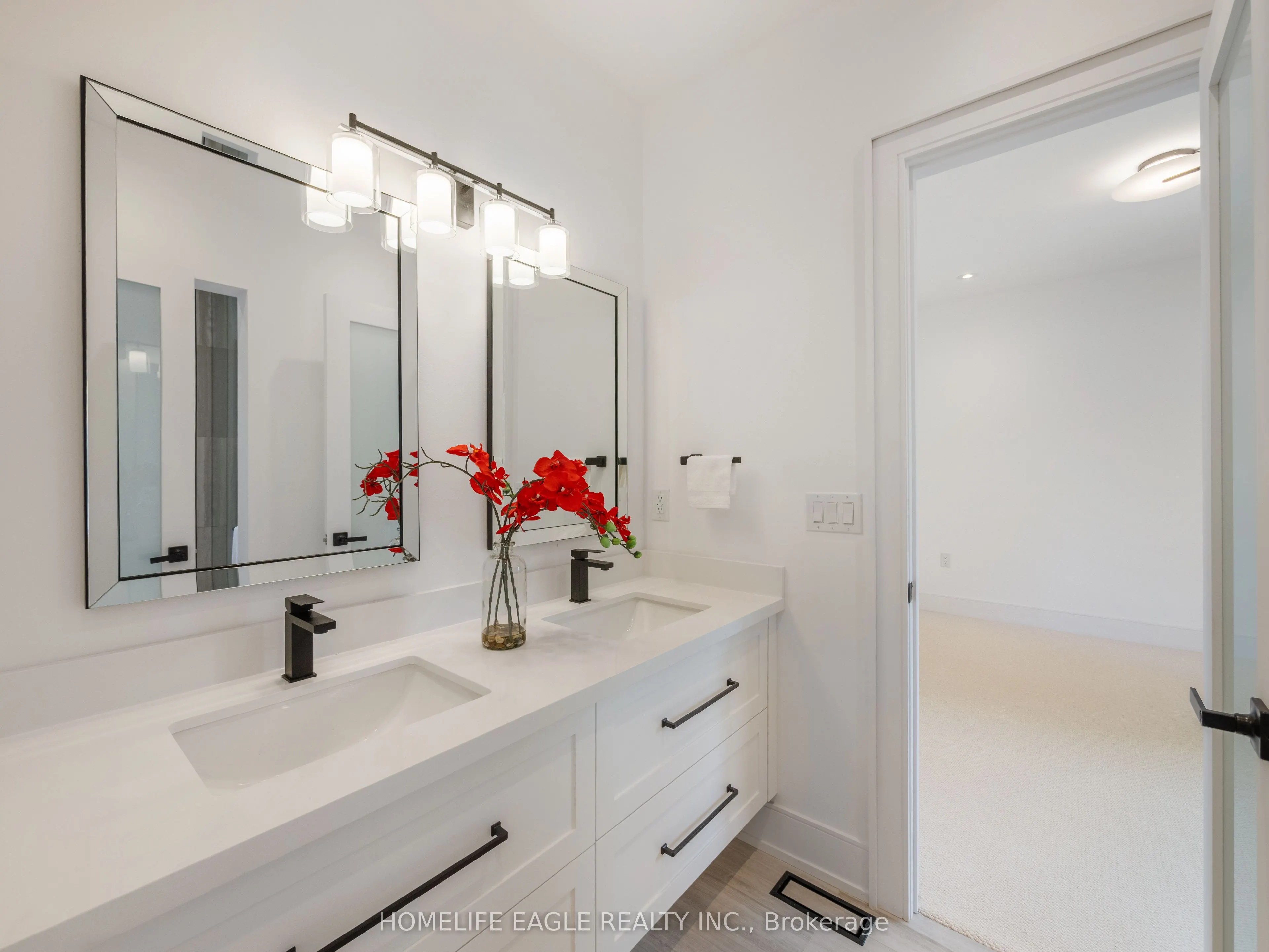 1242 Killarney Beach Road